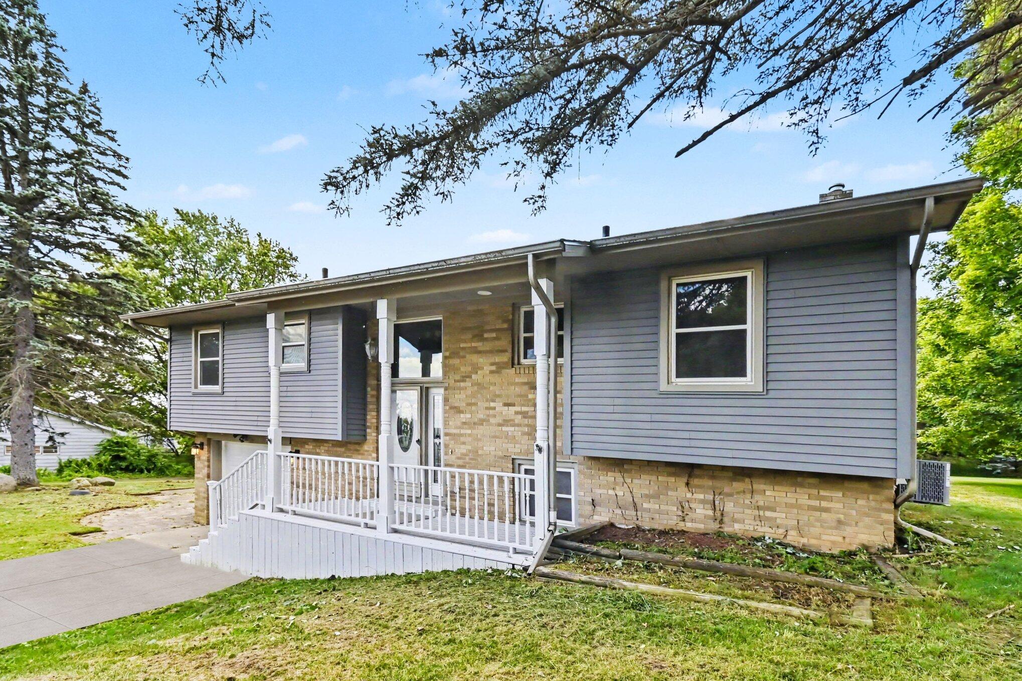 1077 Gidner Road Property Photo 3