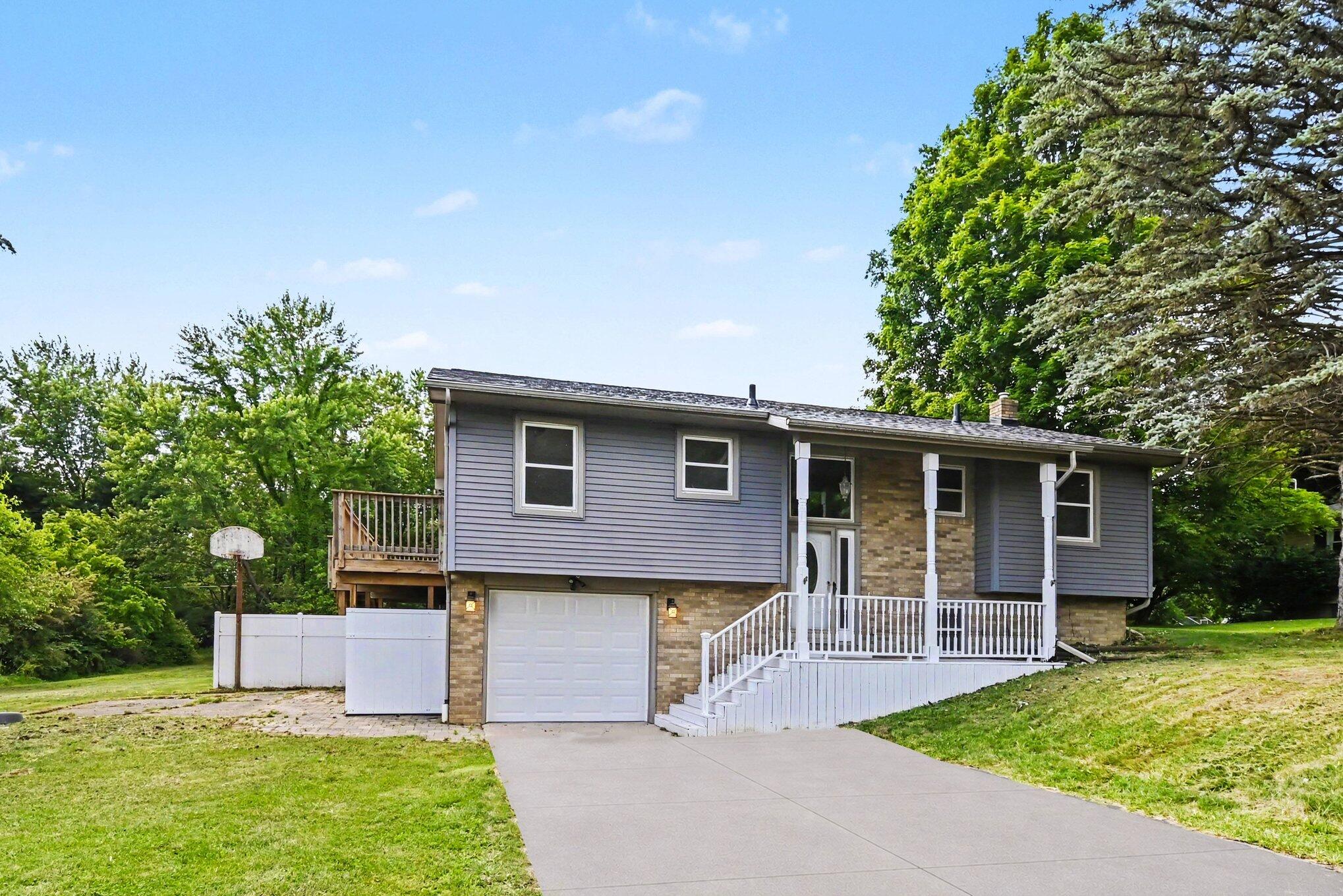 1077 Gidner Road Property Photo 4