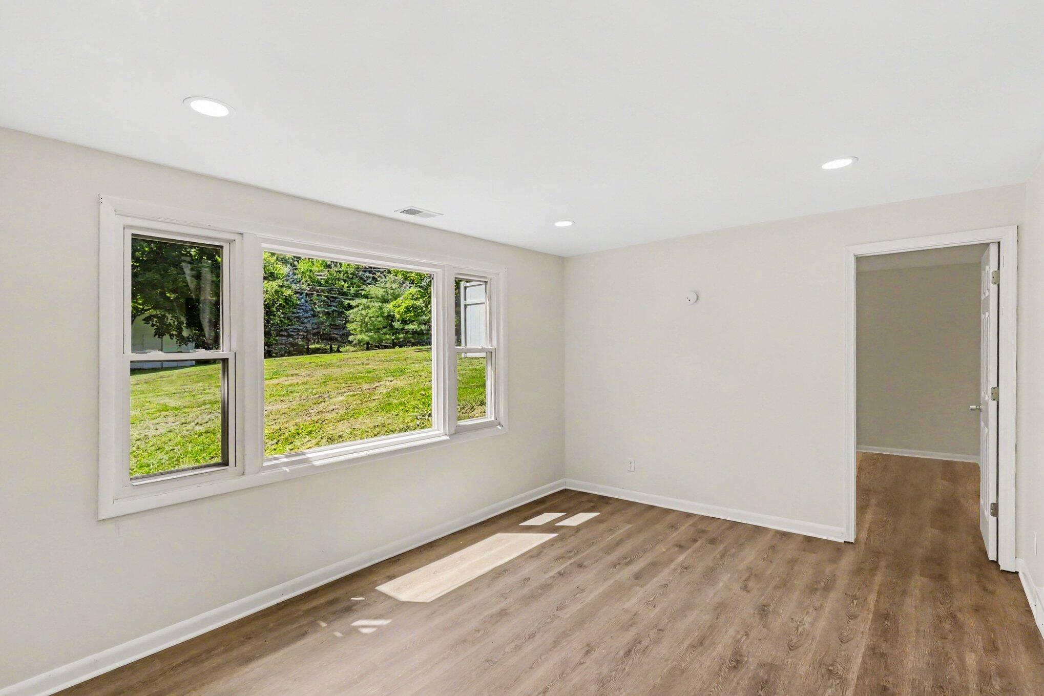 1077 Gidner Road Property Photo 6
