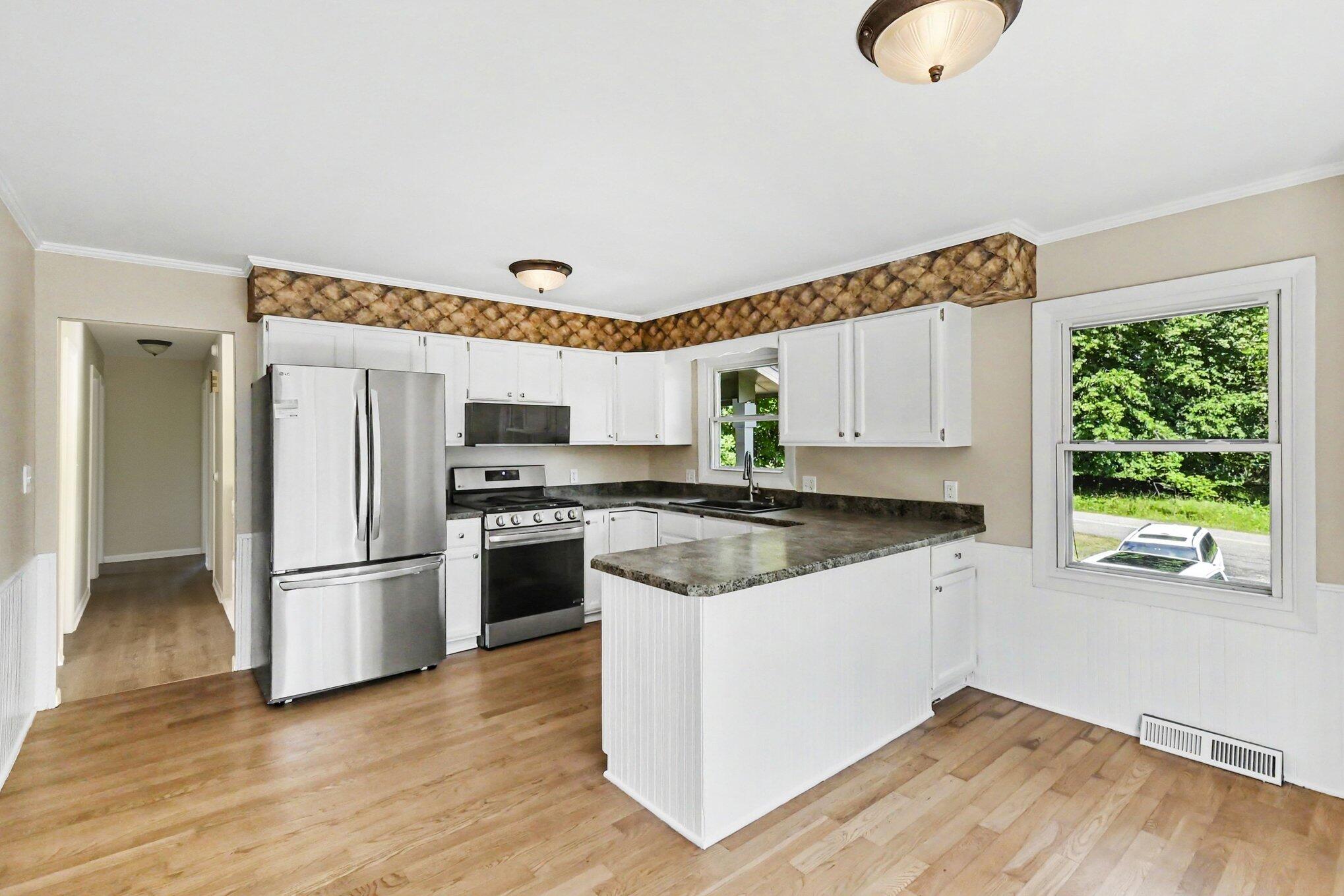 1077 Gidner Road Property Photo 8
