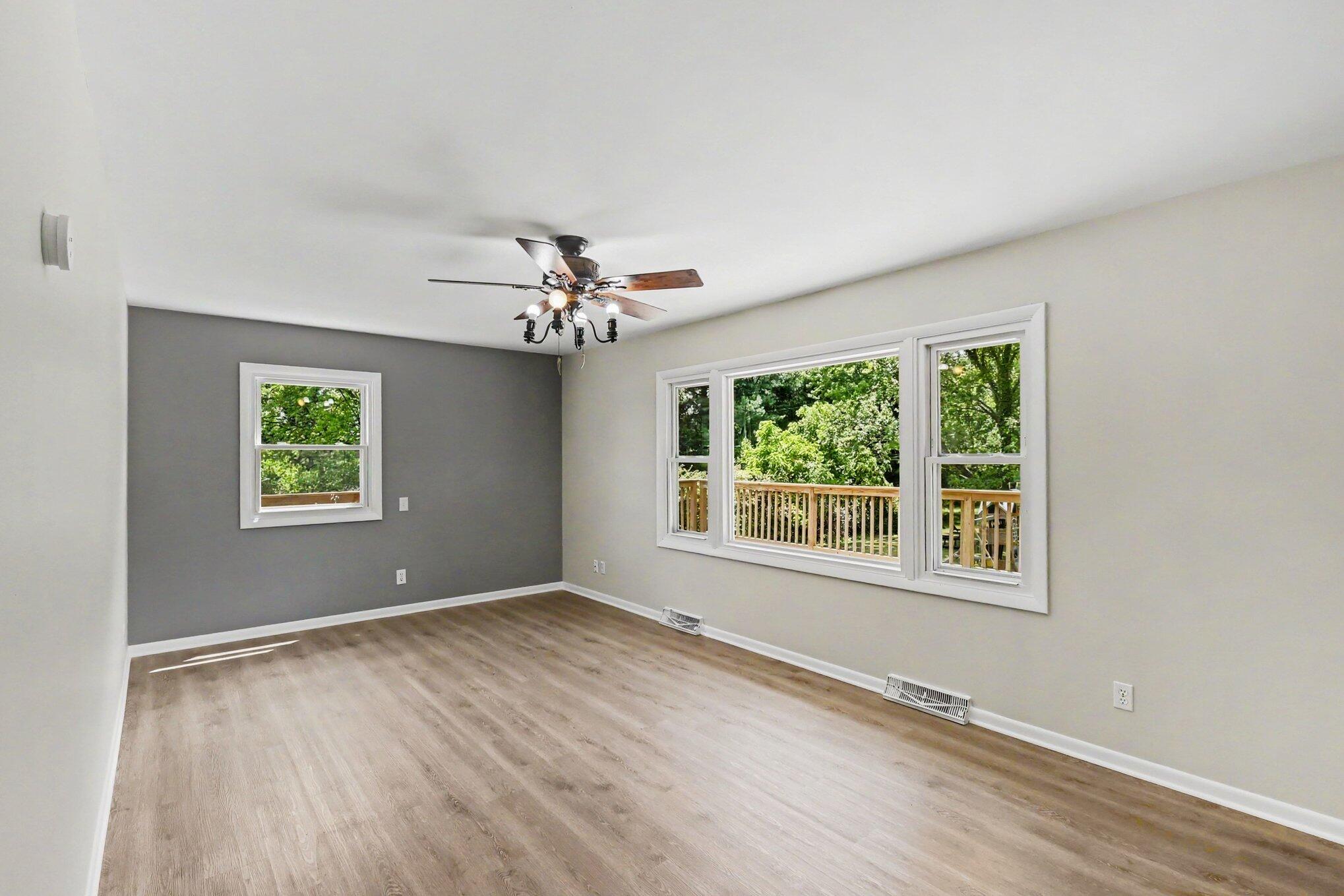 1077 Gidner Road Property Photo 12