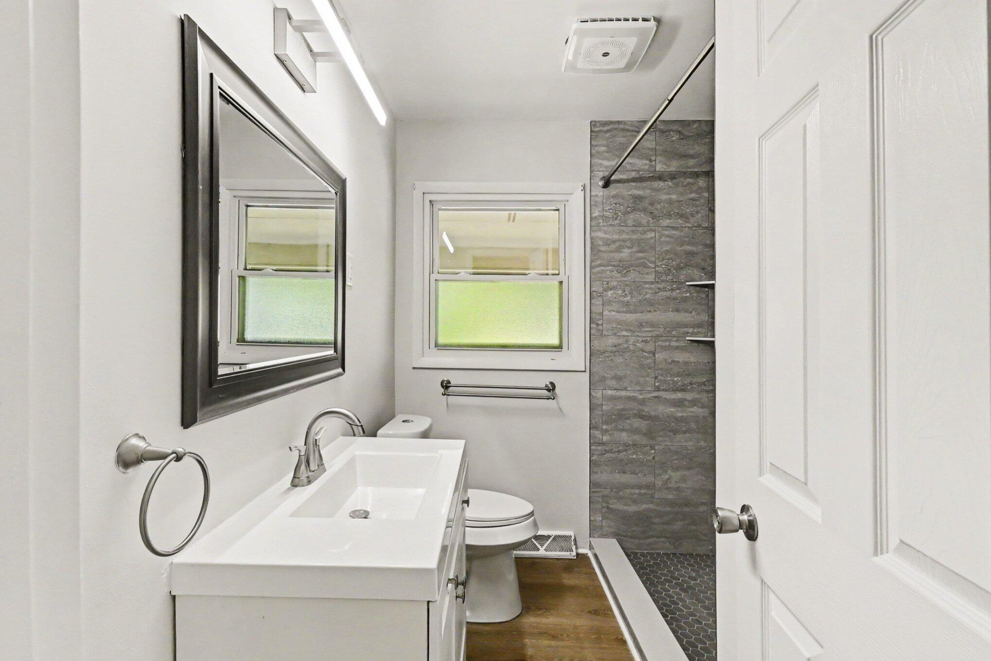 1077 Gidner Road Property Photo 15