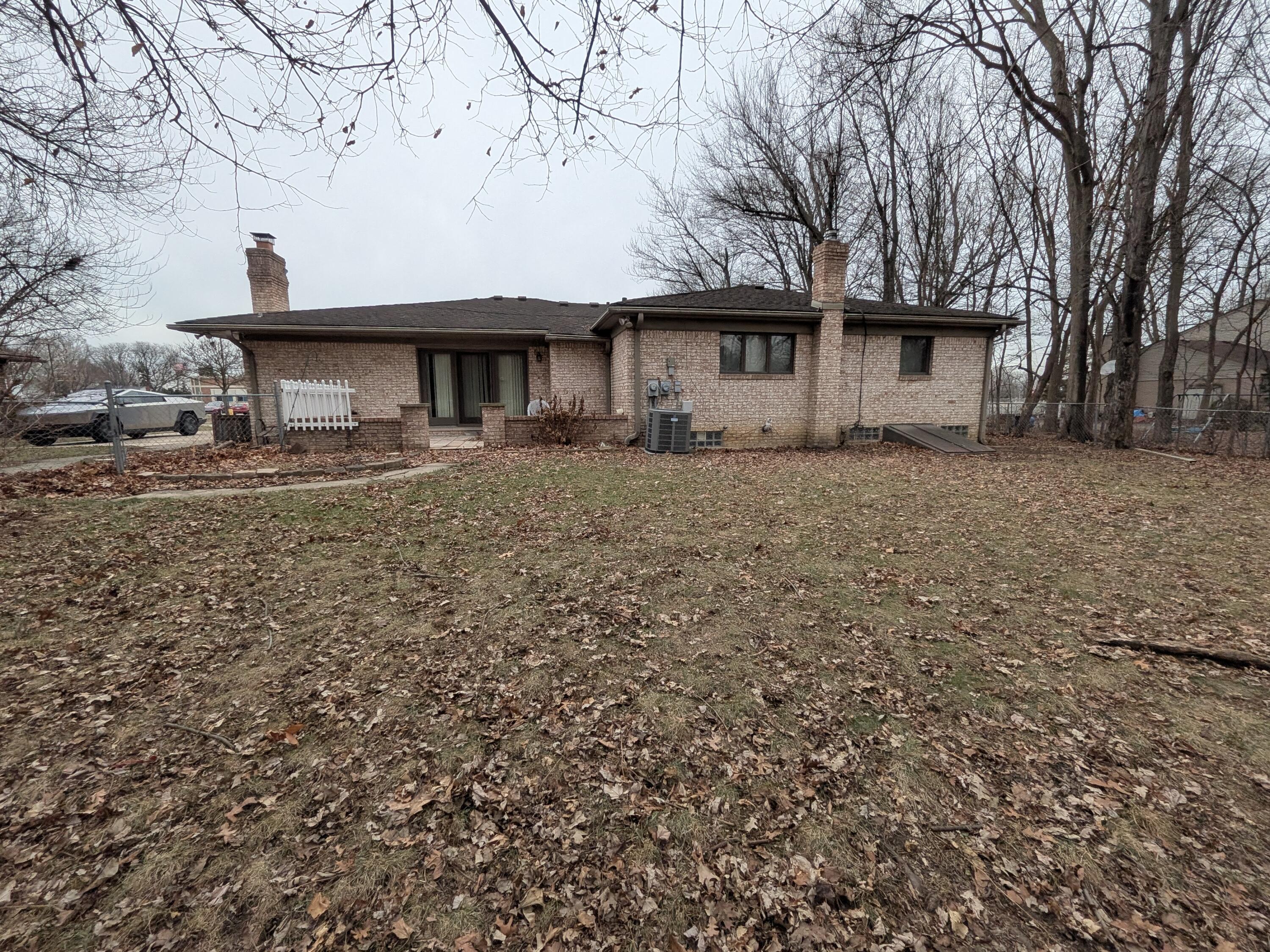11235 Common Road Property Photo 3