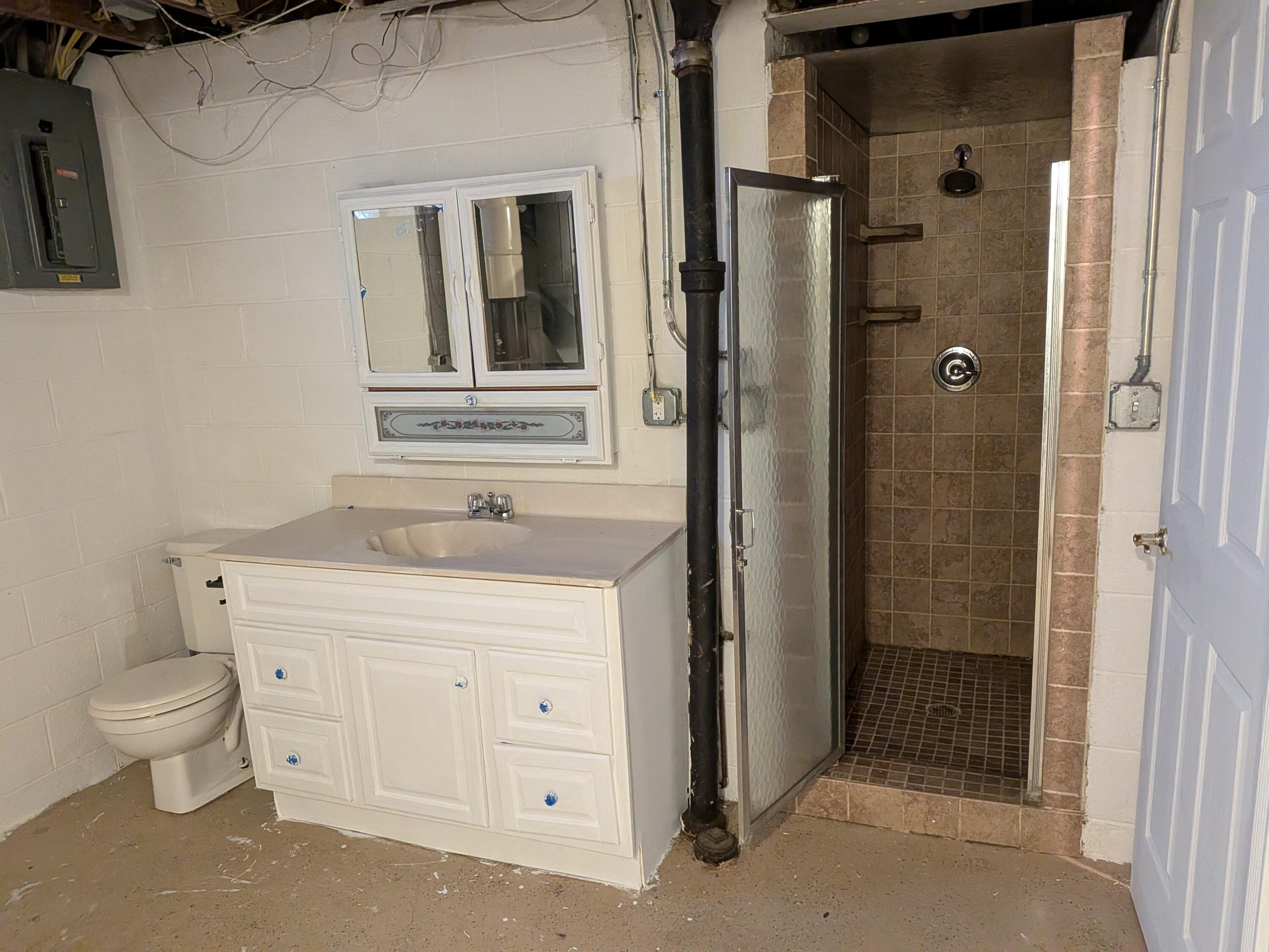 11235 Common Road Property Photo 23