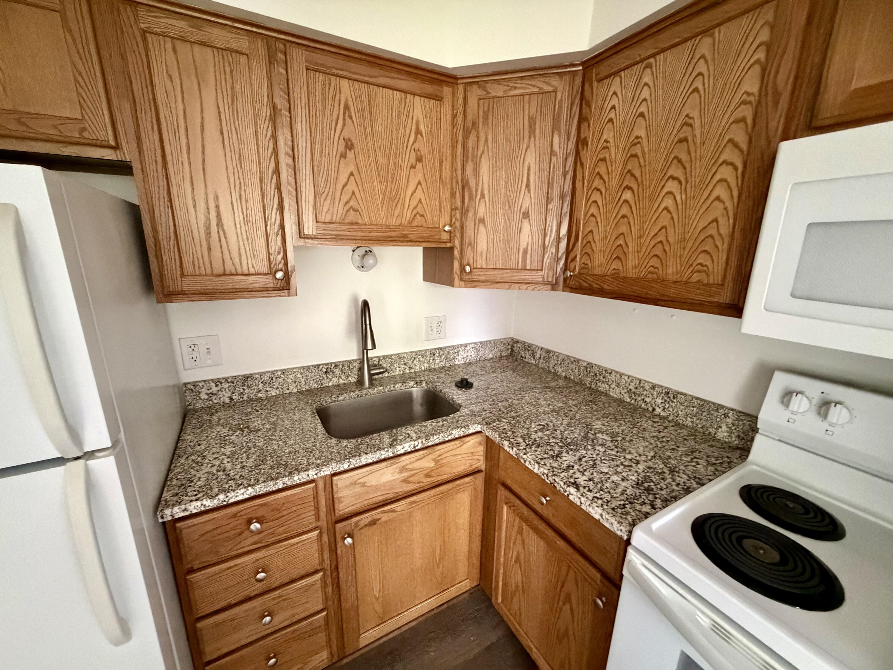 1701 Charlton Road Property Photo 9