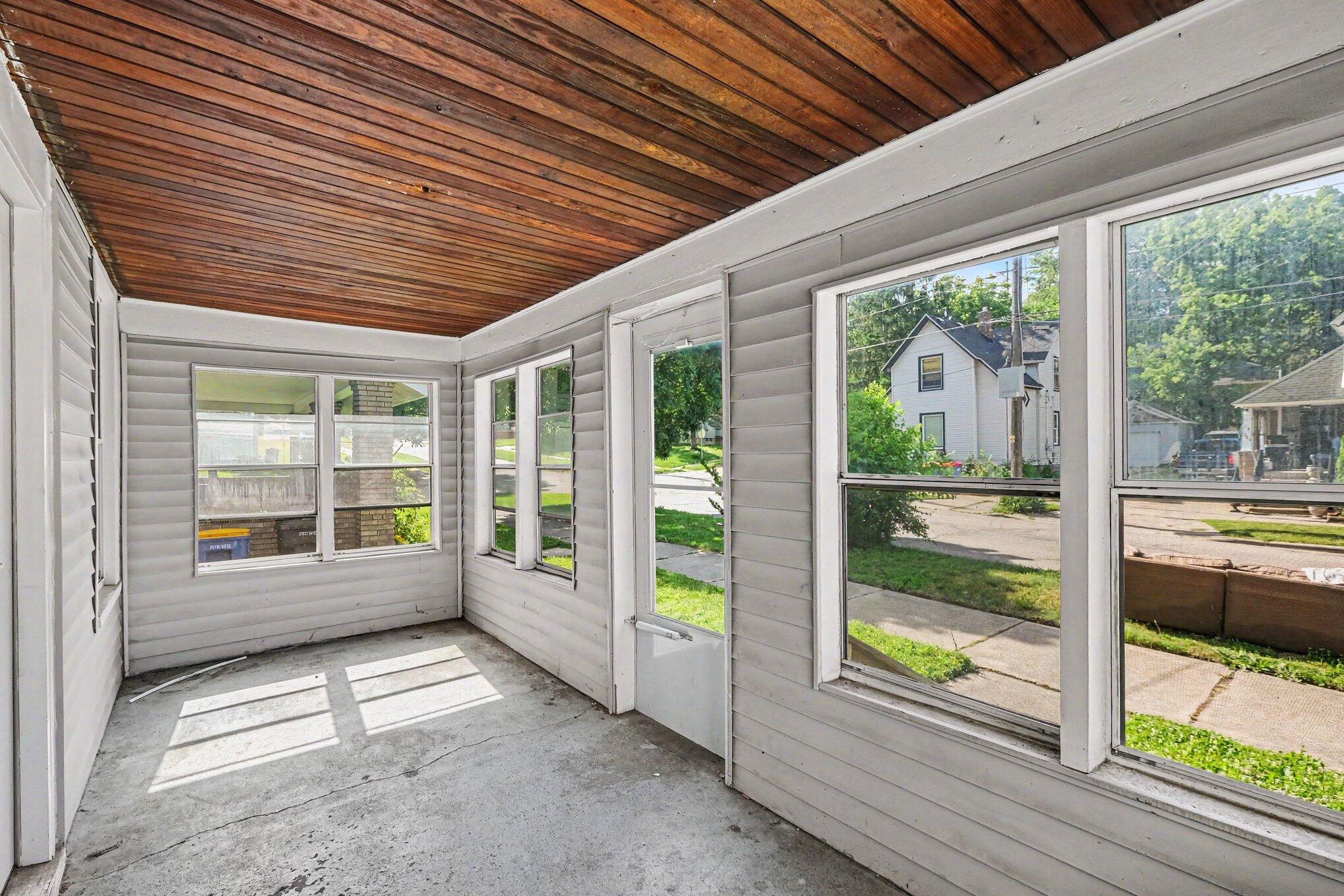 353 Cedar Street Ne Property Photo 4