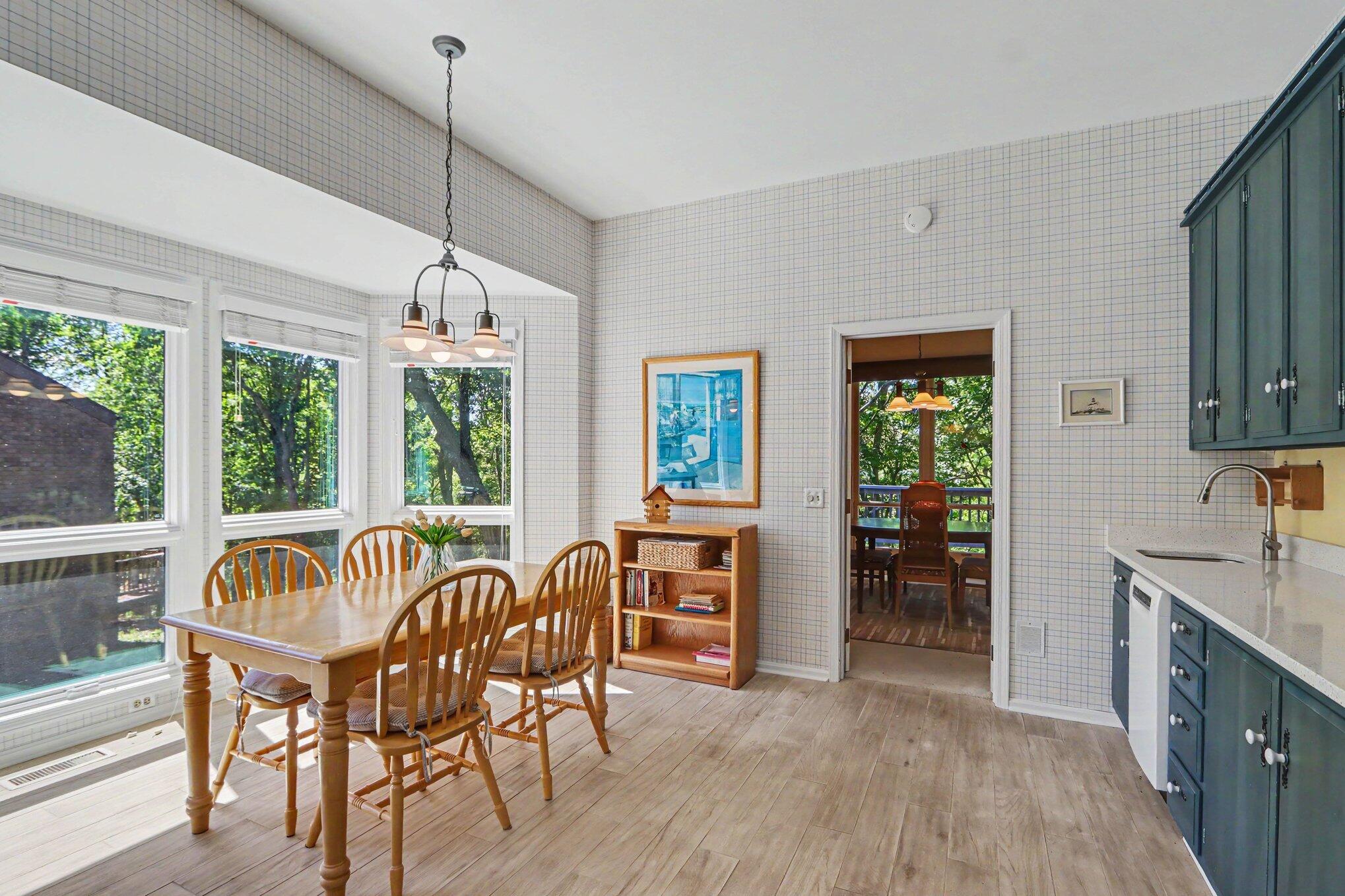 4161 Lake Terrace Drive Property Photo 12