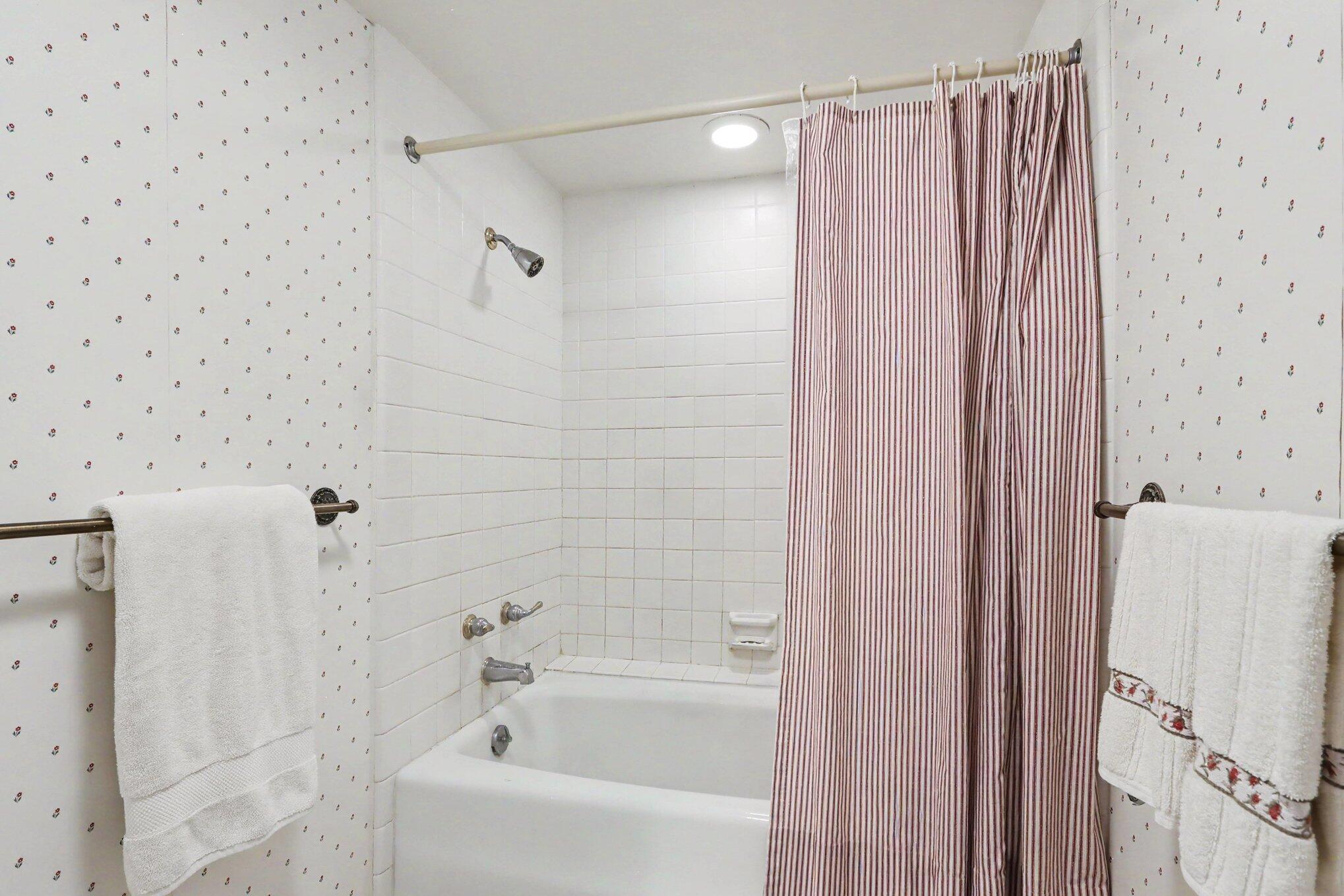 4161 Lake Terrace Drive Property Photo 17