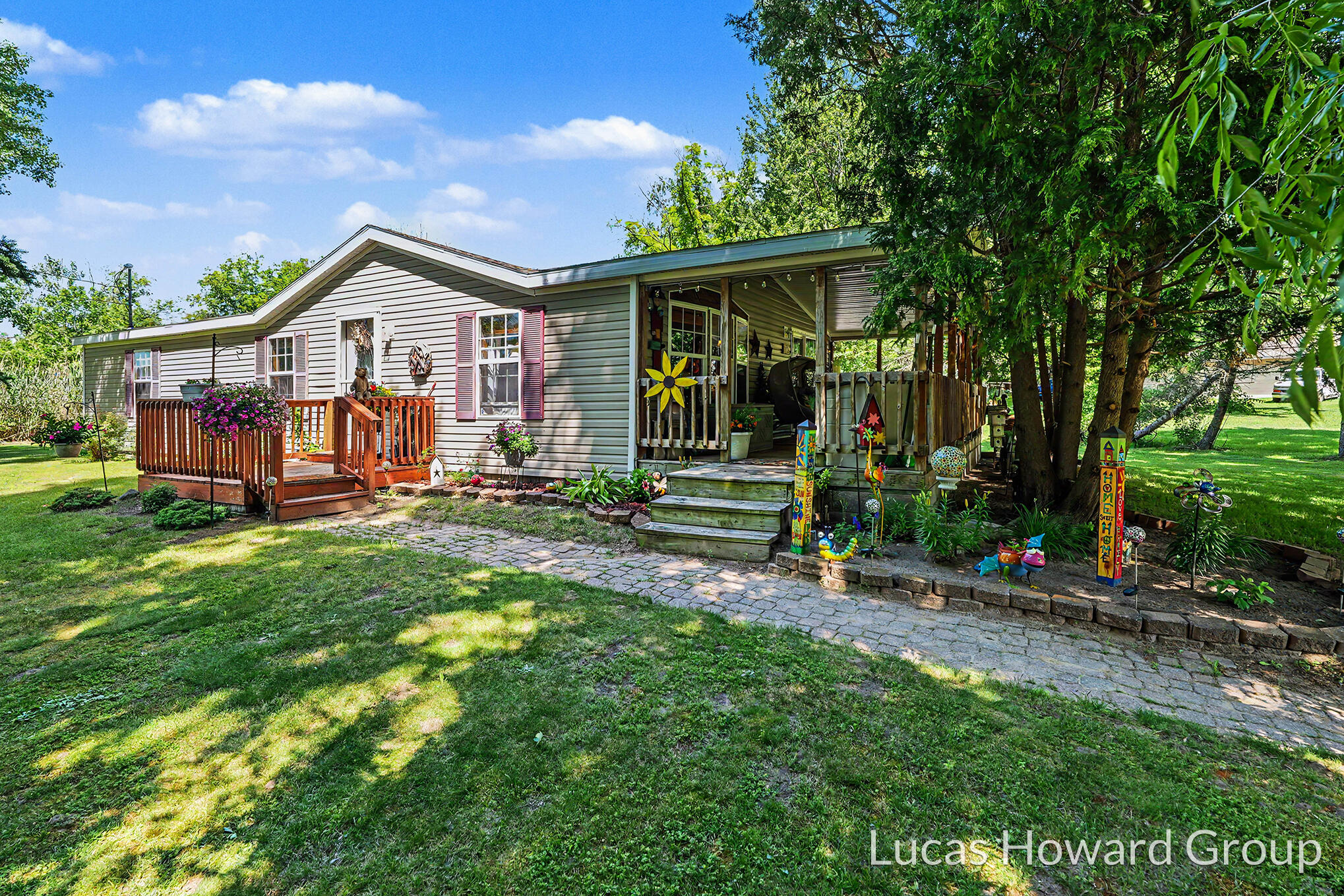 8746 S Shepherd Road Property Photo 1