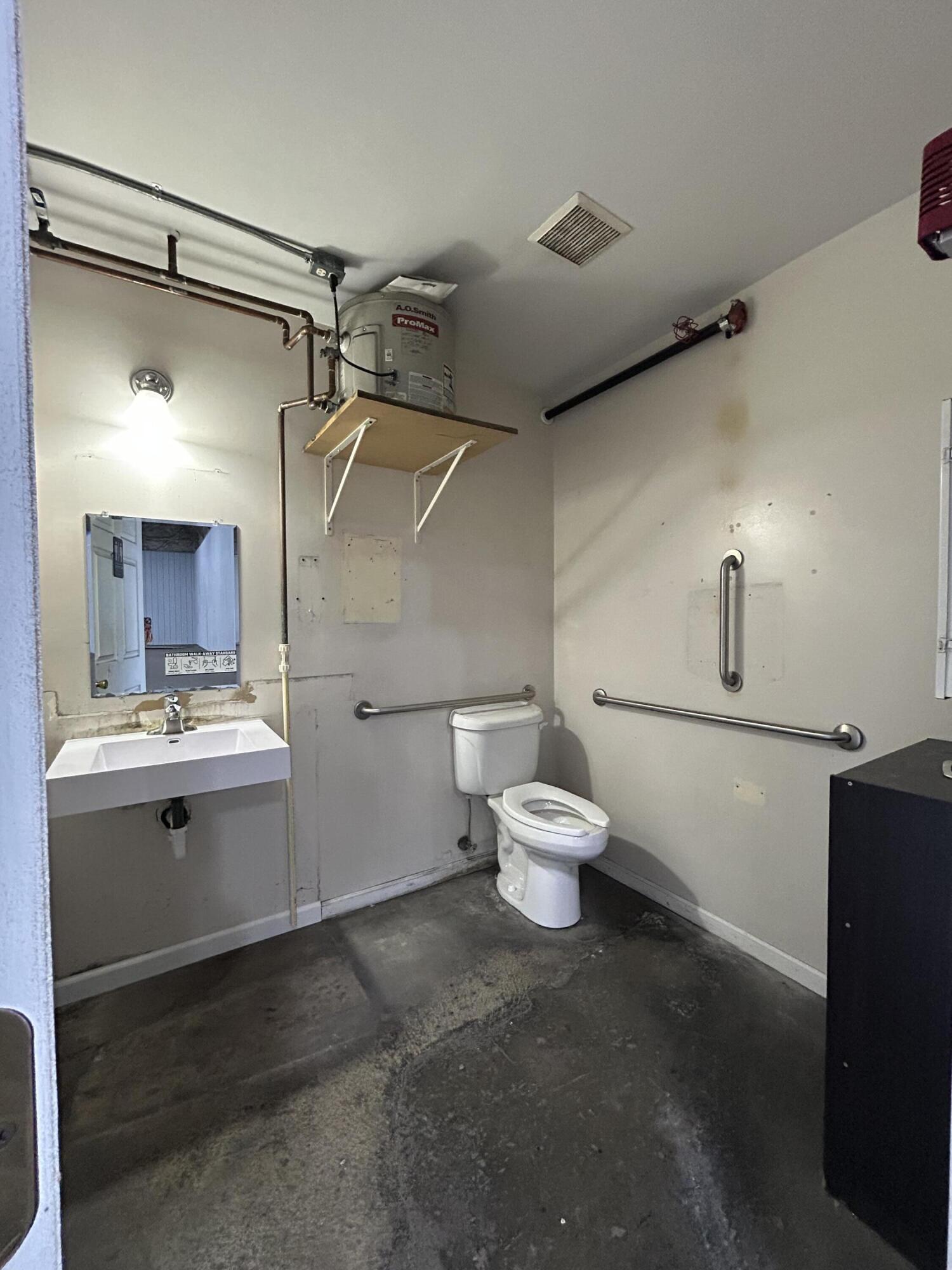 9340 Shaver Road A, B Property Photo 32