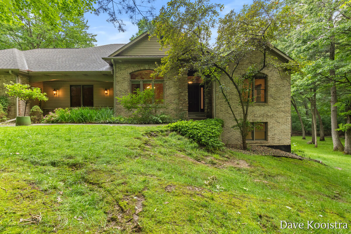 5133 Streamside Court Ne Property Photo 2