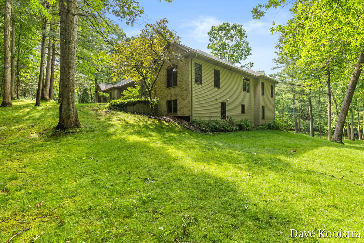 5133 Streamside Court Ne Property Photo 9