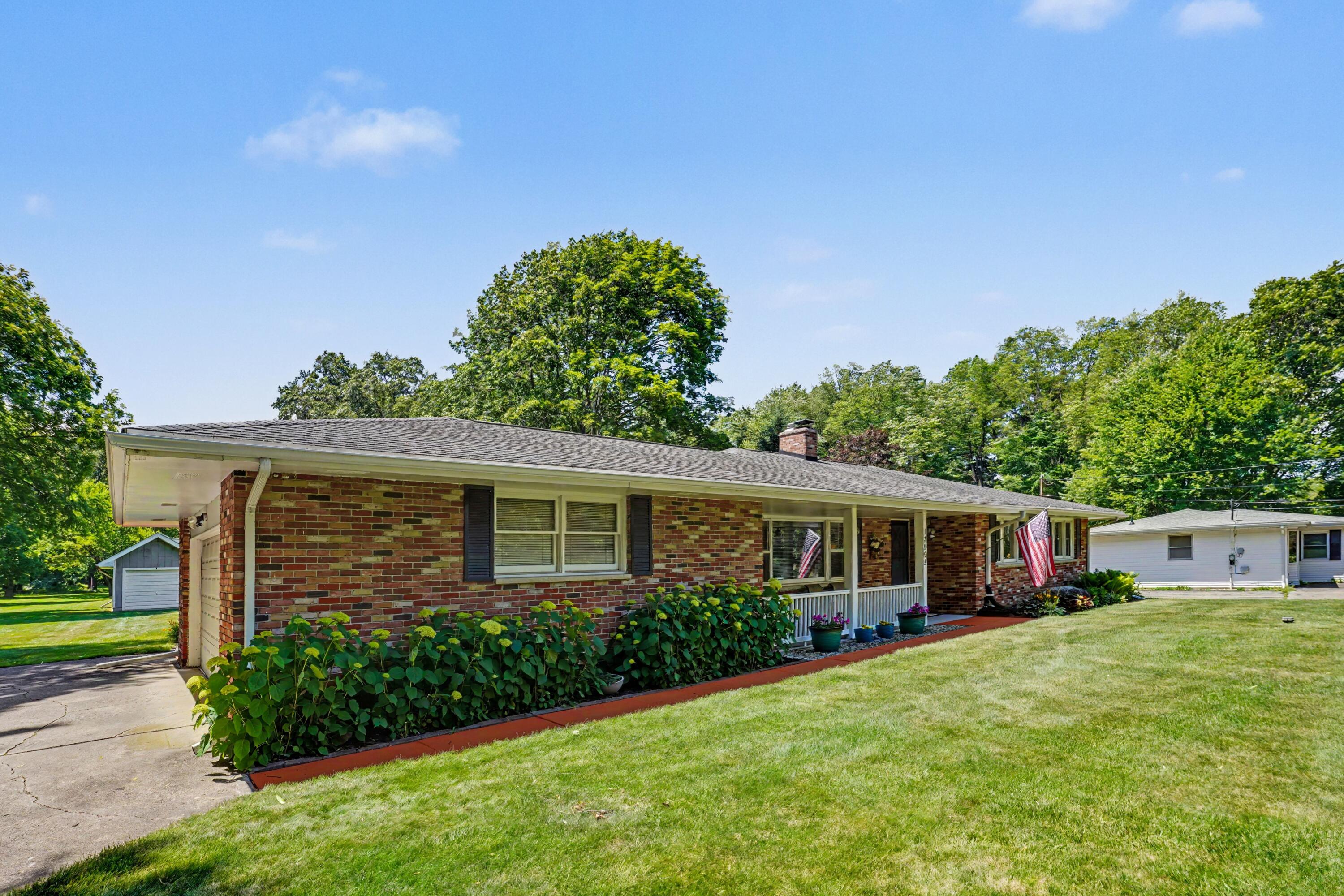 12869 Minges Road S Property Photo 3