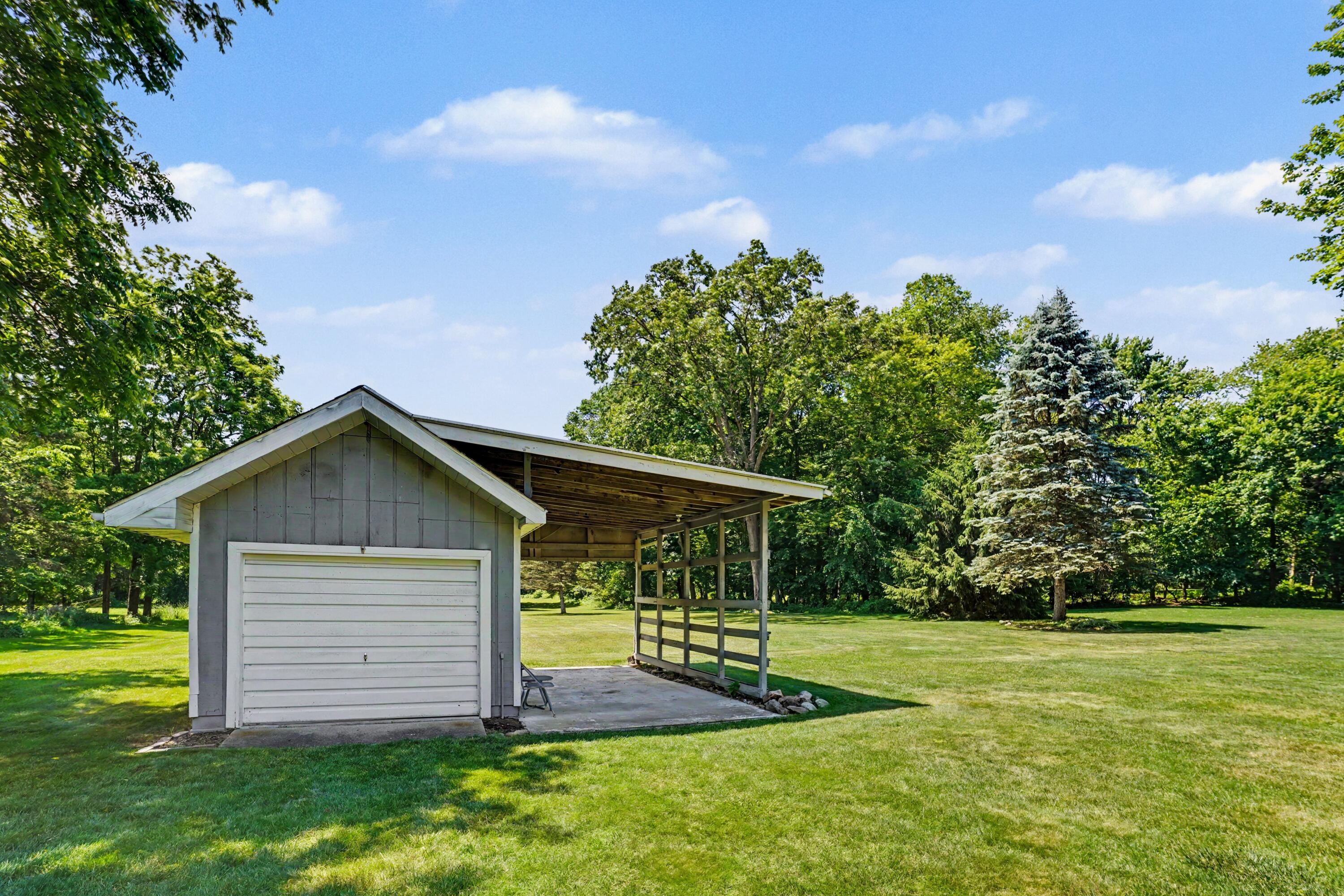 12869 Minges Road S Property Photo 5