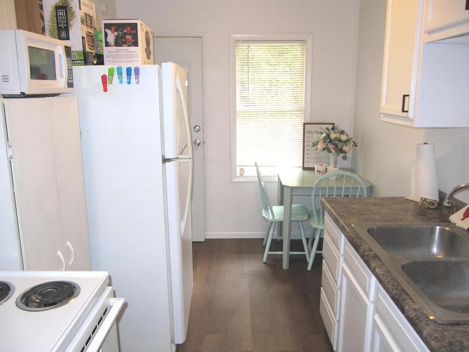 1021 Avondale Circle Property Photo 8