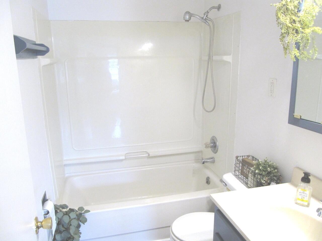 1021 Avondale Circle Property Photo 15