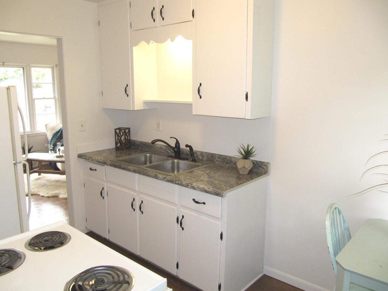 1021 Avondale Circle Property Photo 18