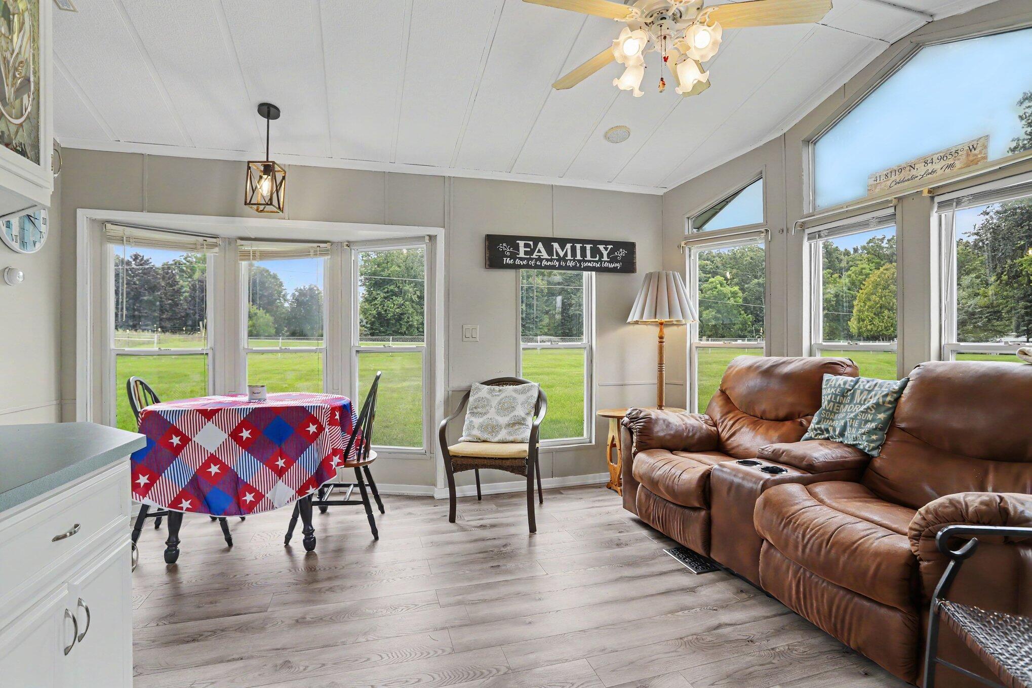 731 Bayside Lane Property Photo 4