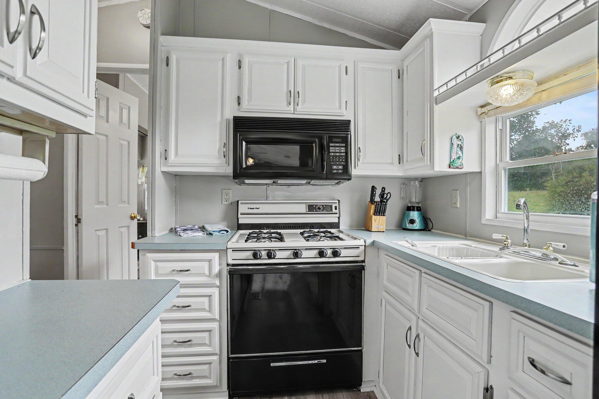 731 Bayside Lane Property Photo 8