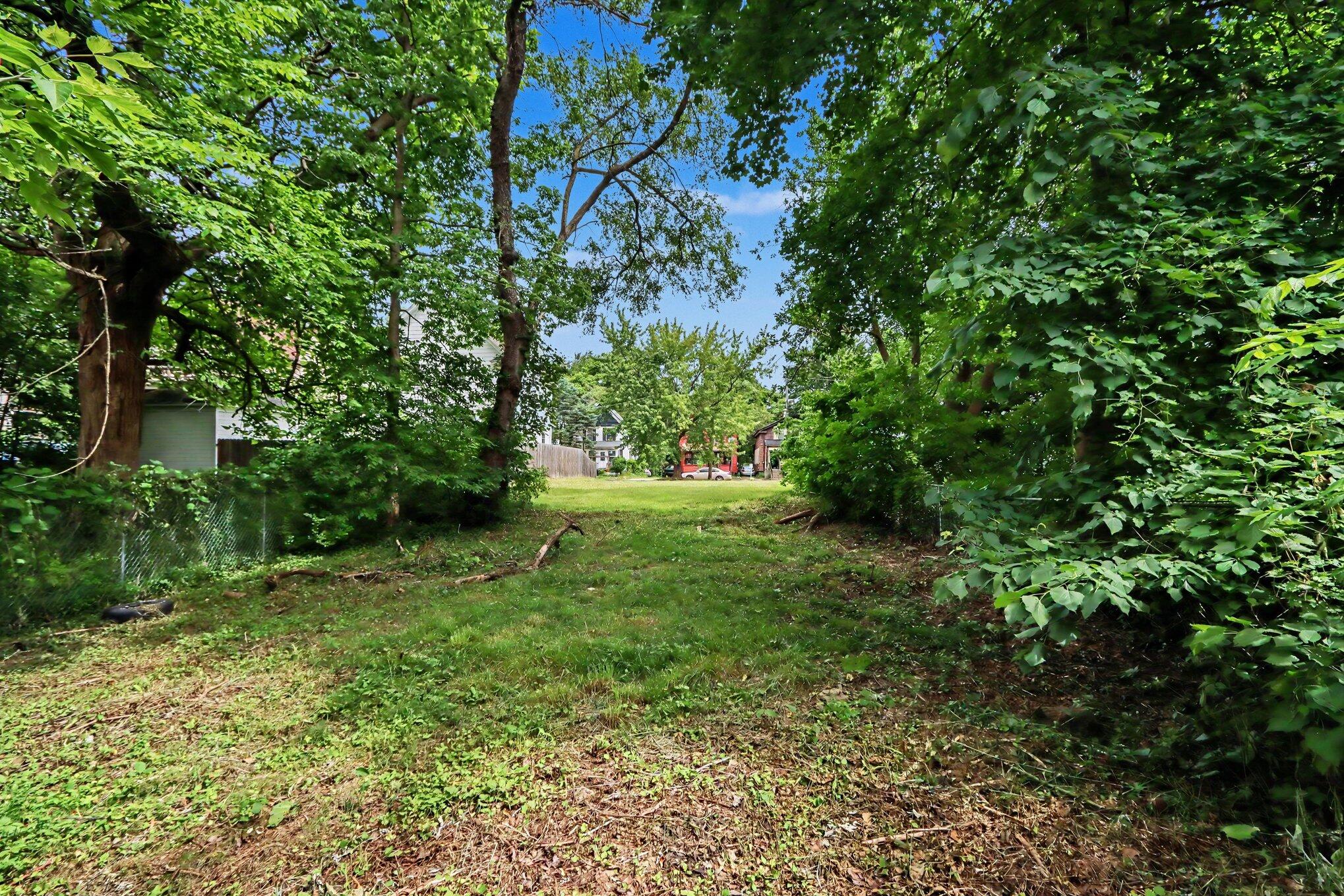 1016 E Vine Street Property Photo 4