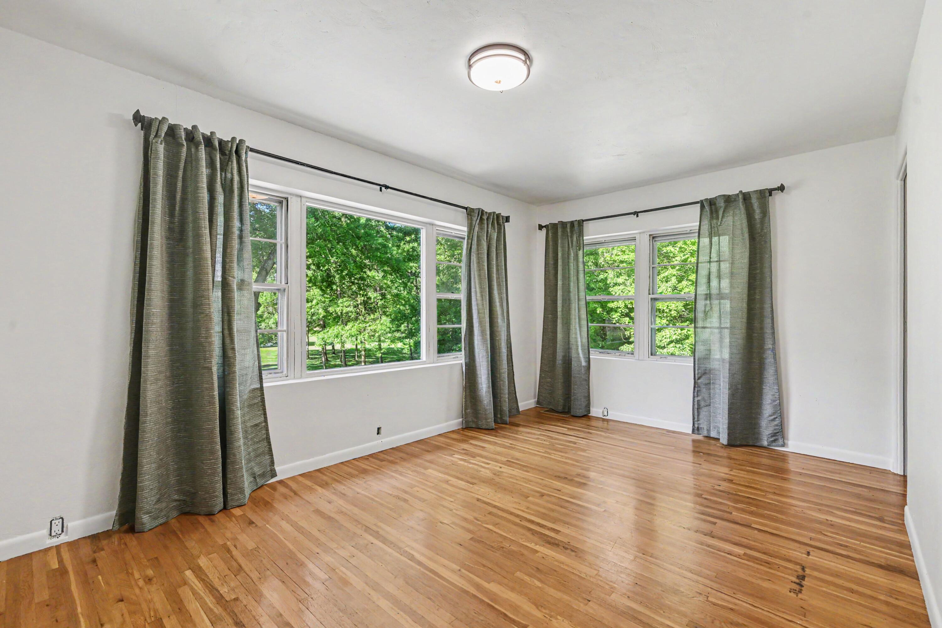 16077 M-216 Property Photo 8