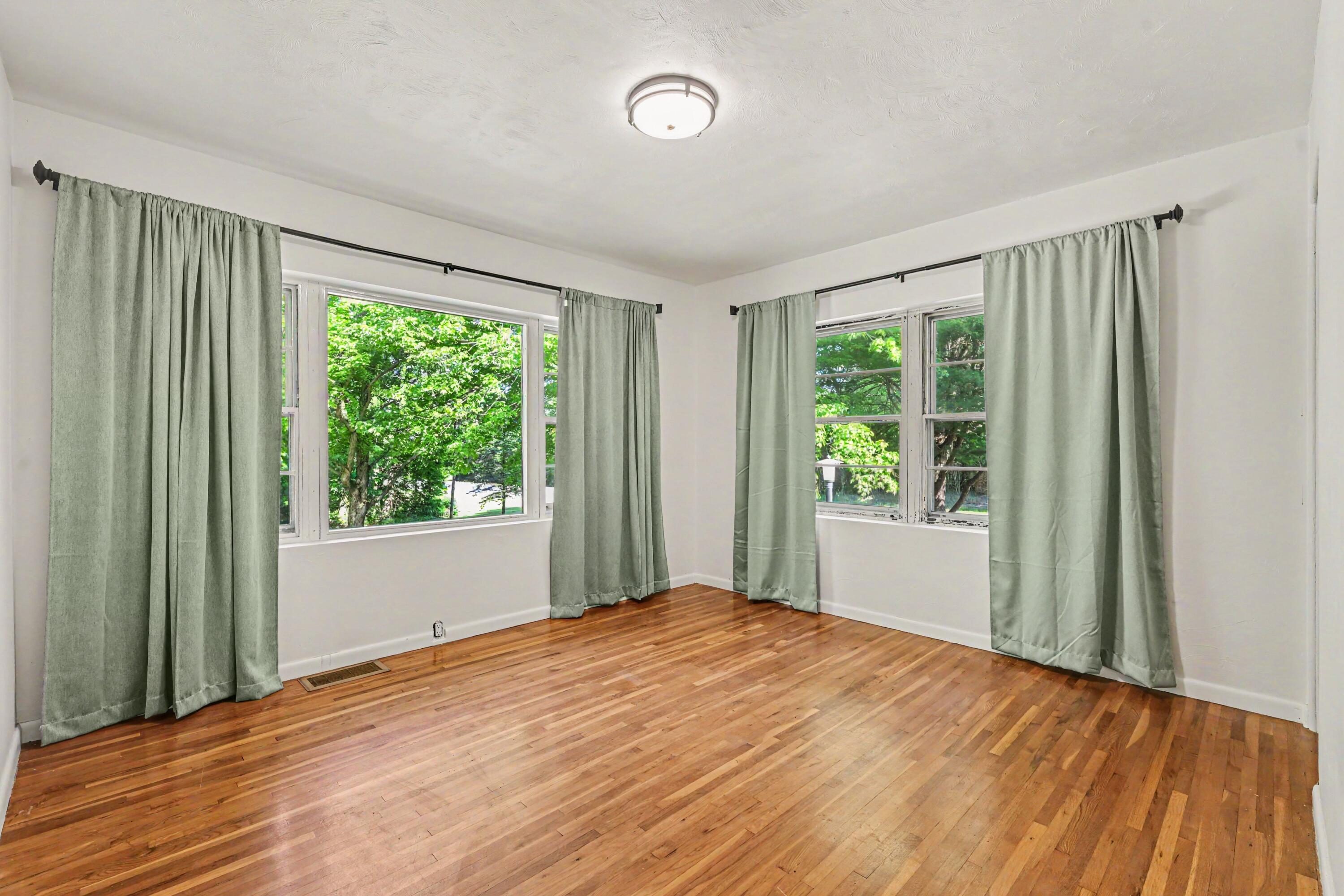 16077 M-216 Property Photo 9