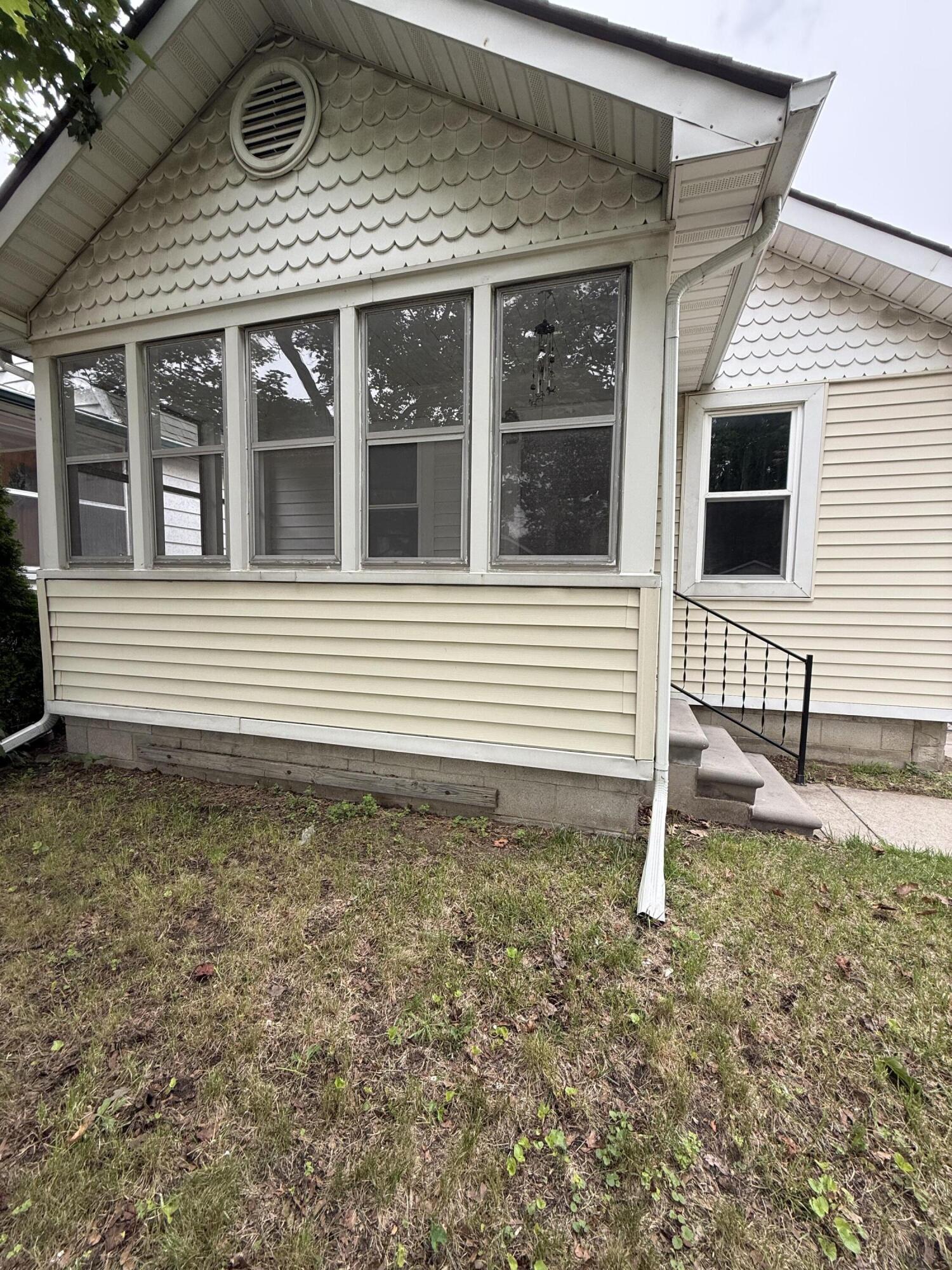68 W Maxlow Avenue Property Photo 2