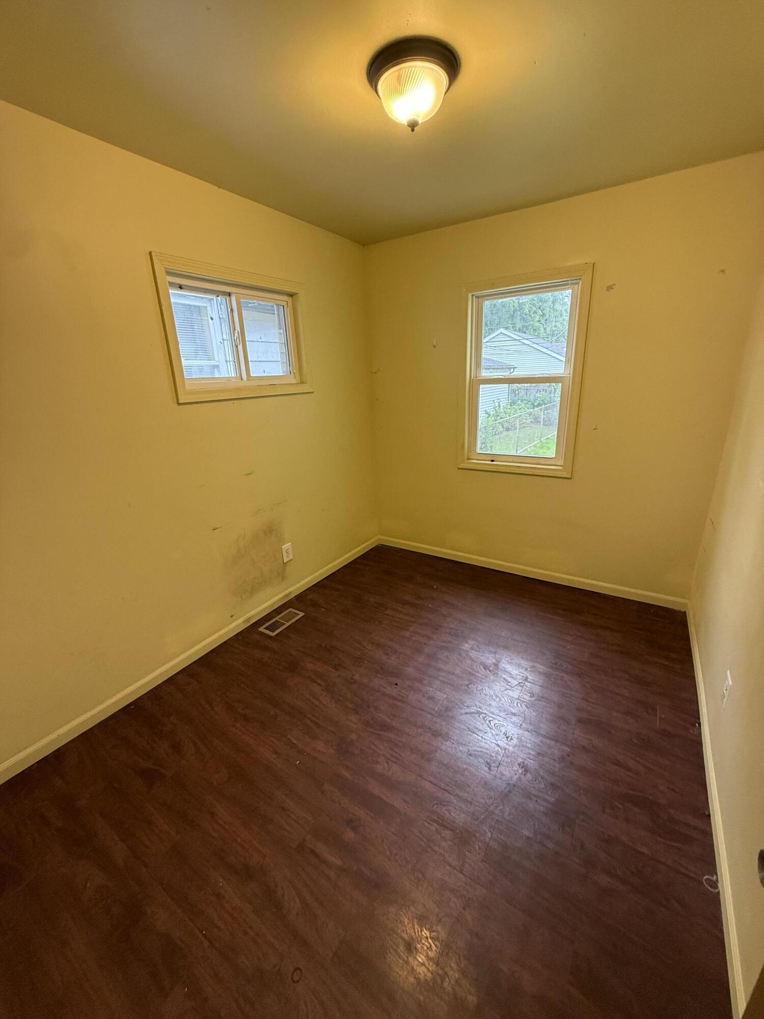 68 W Maxlow Avenue Property Photo 8