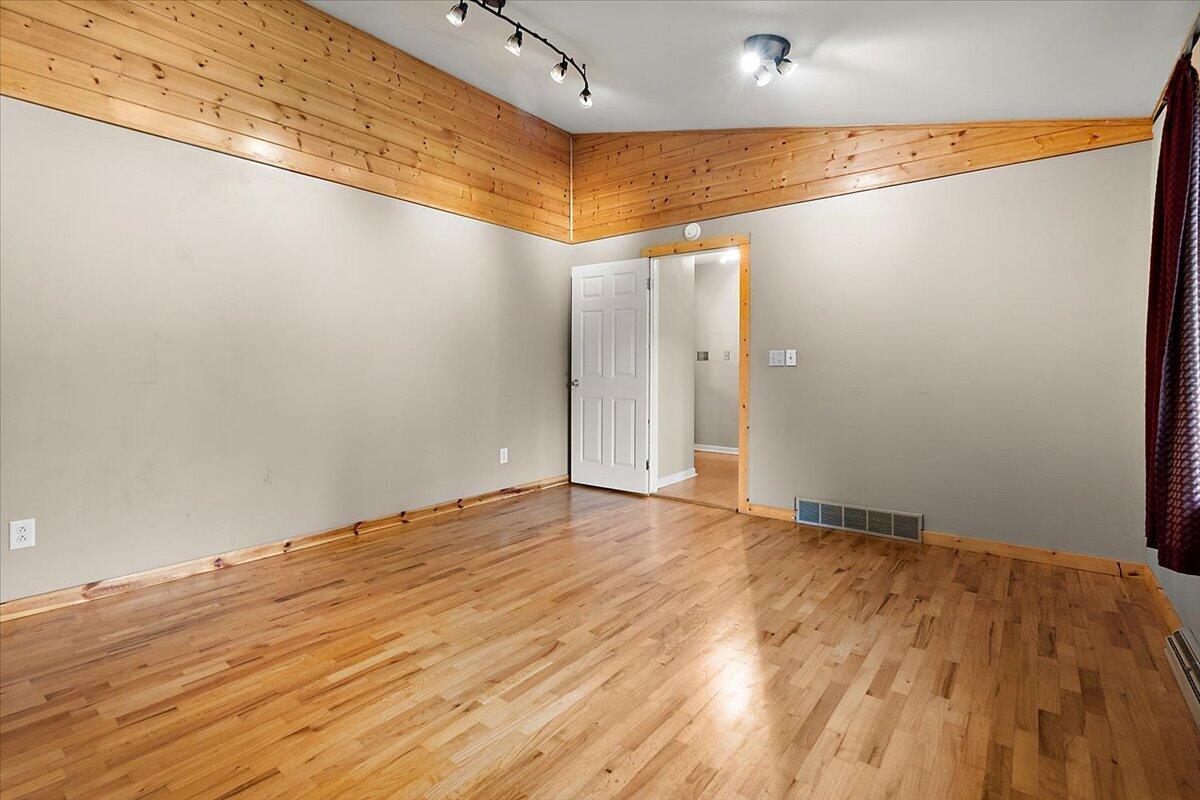 5866 Ponderosa Drive Property Photo 16