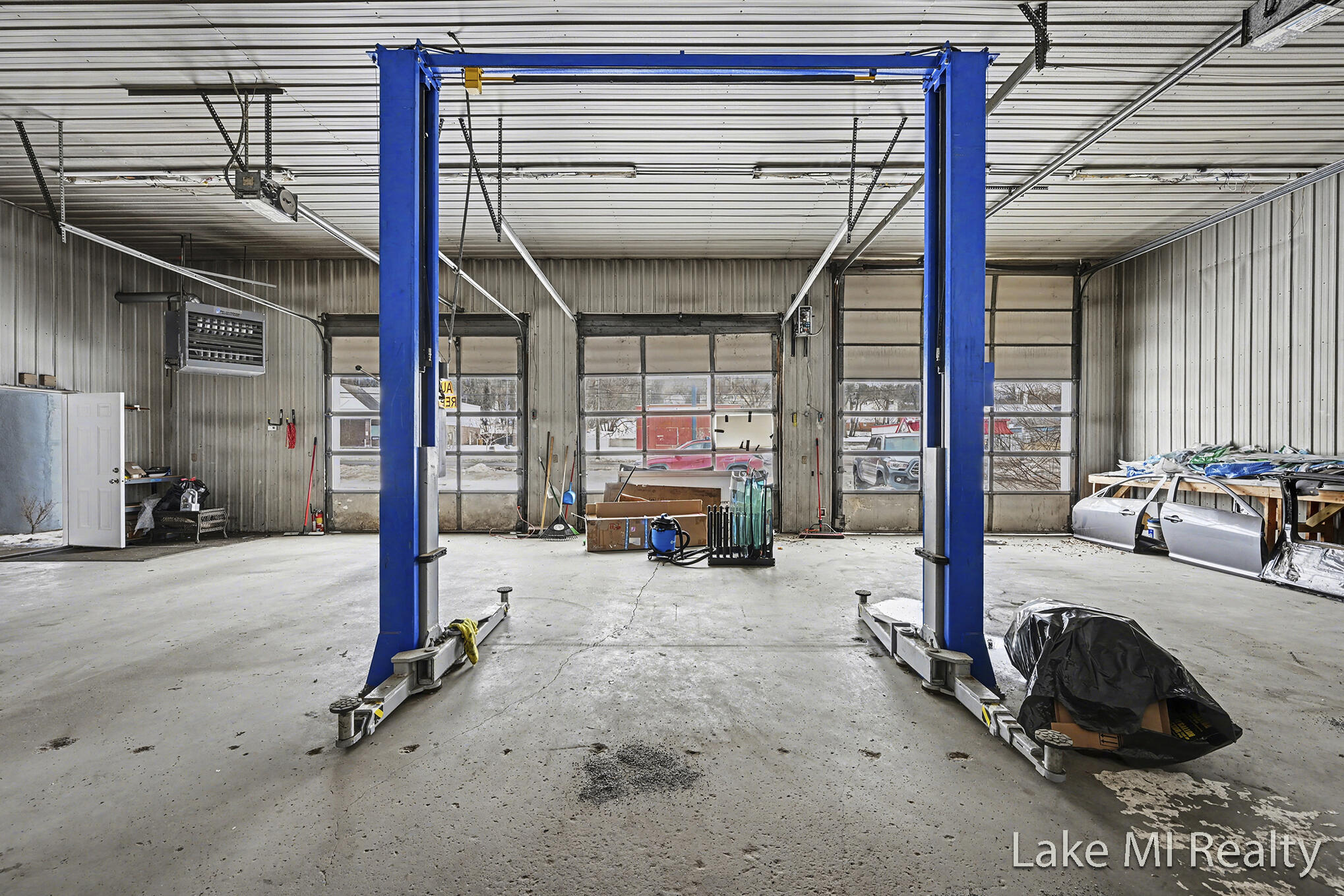 26030077 Property Photo 5