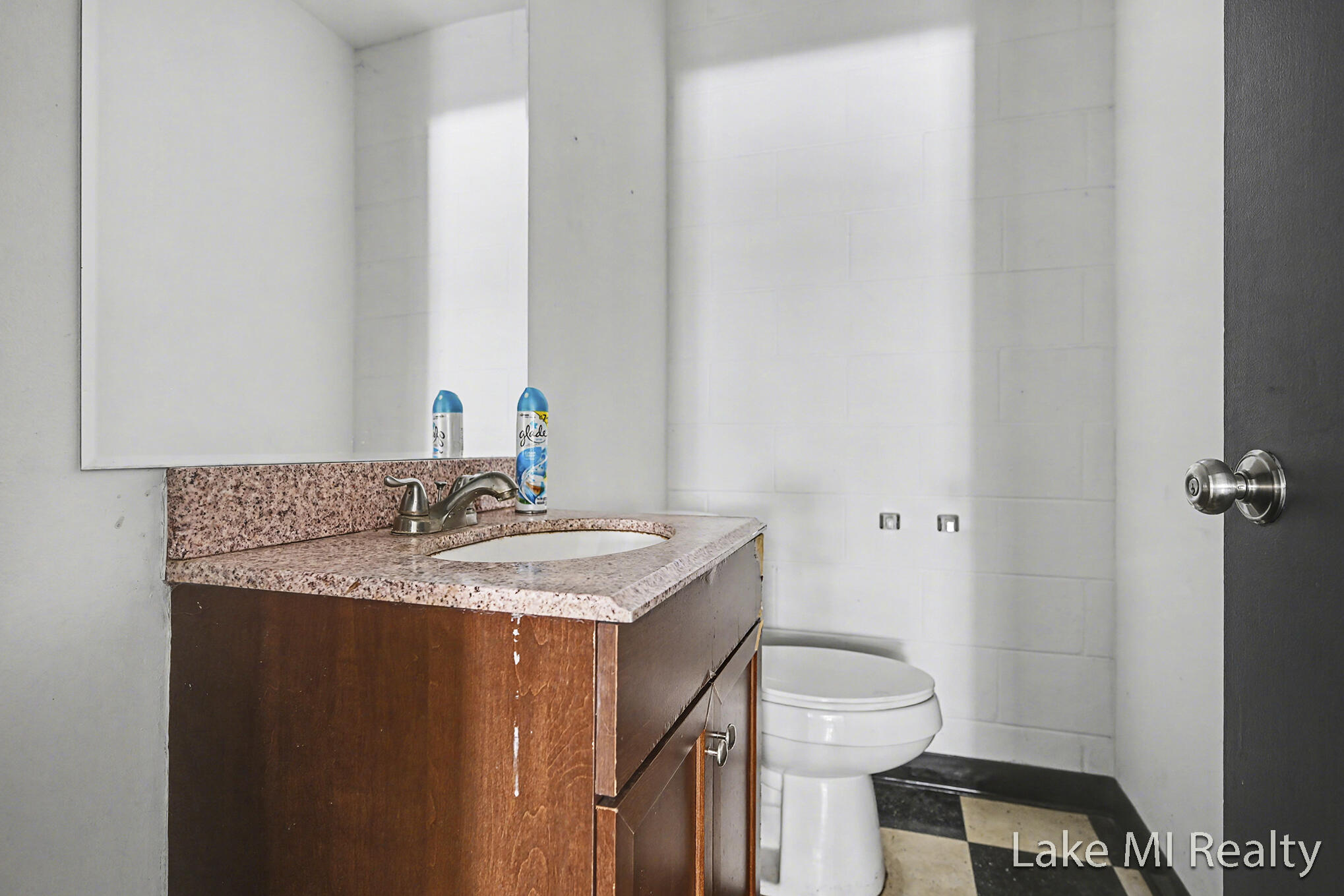 26030077 Property Photo 7