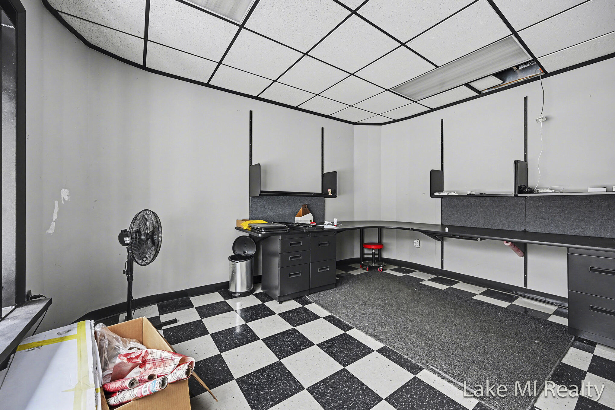 26030077 Property Photo 9