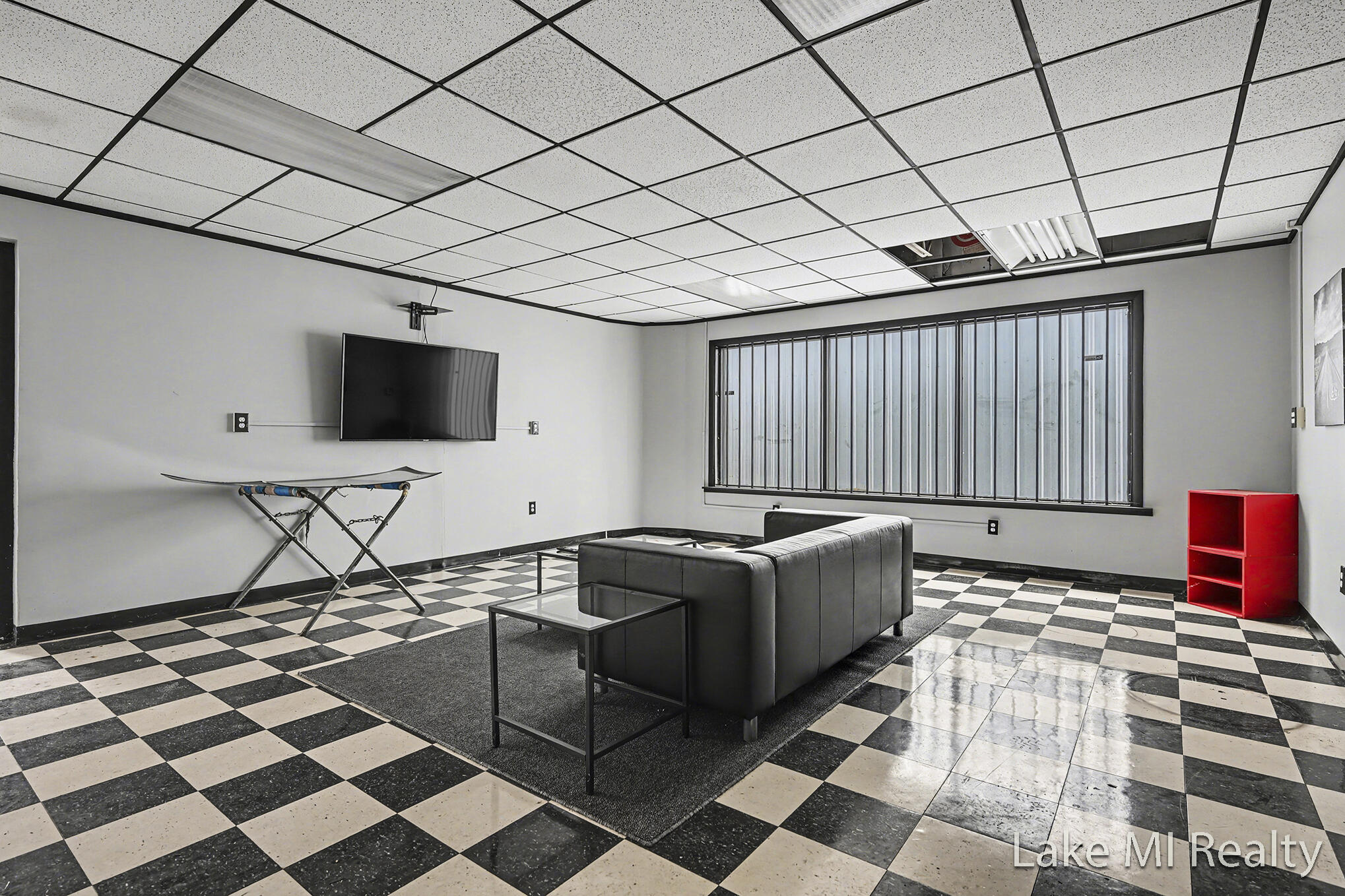 26030077 Property Photo 13