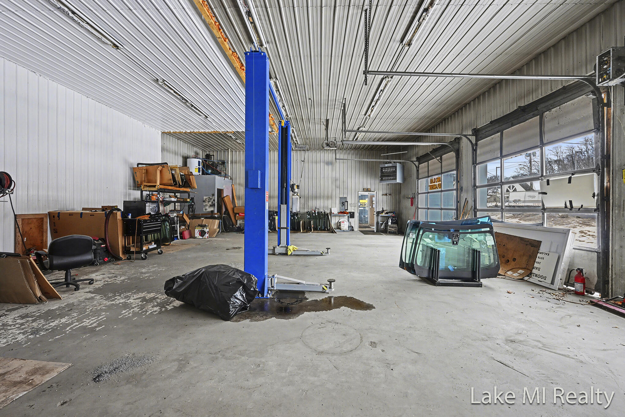 26030077 Property Photo 17