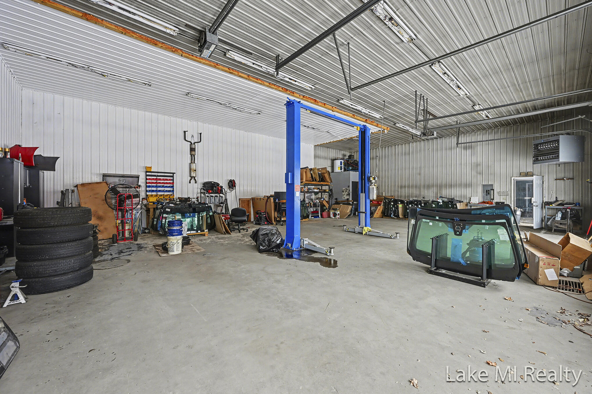 26030077 Property Photo 18