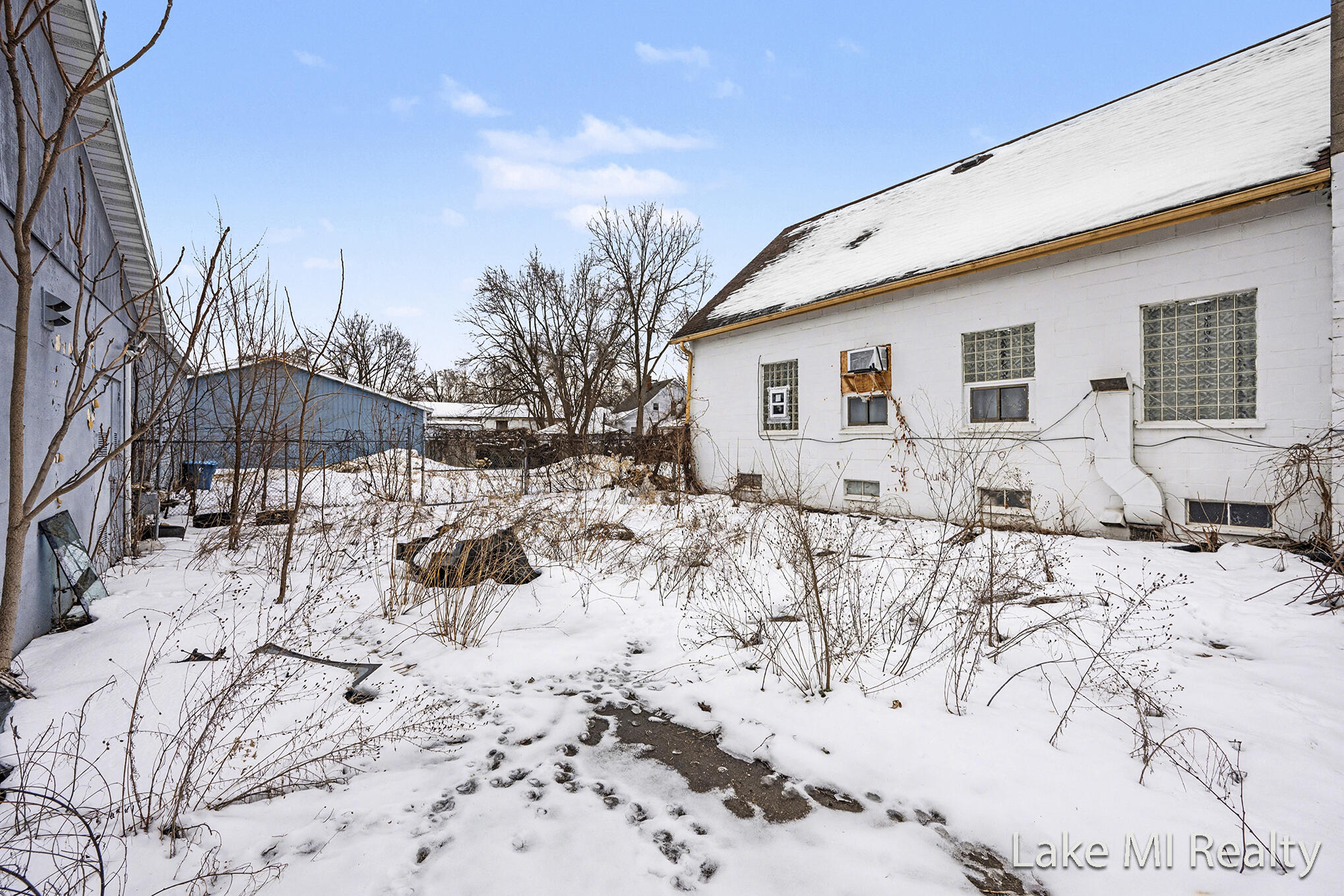 26030077 Property Photo 21