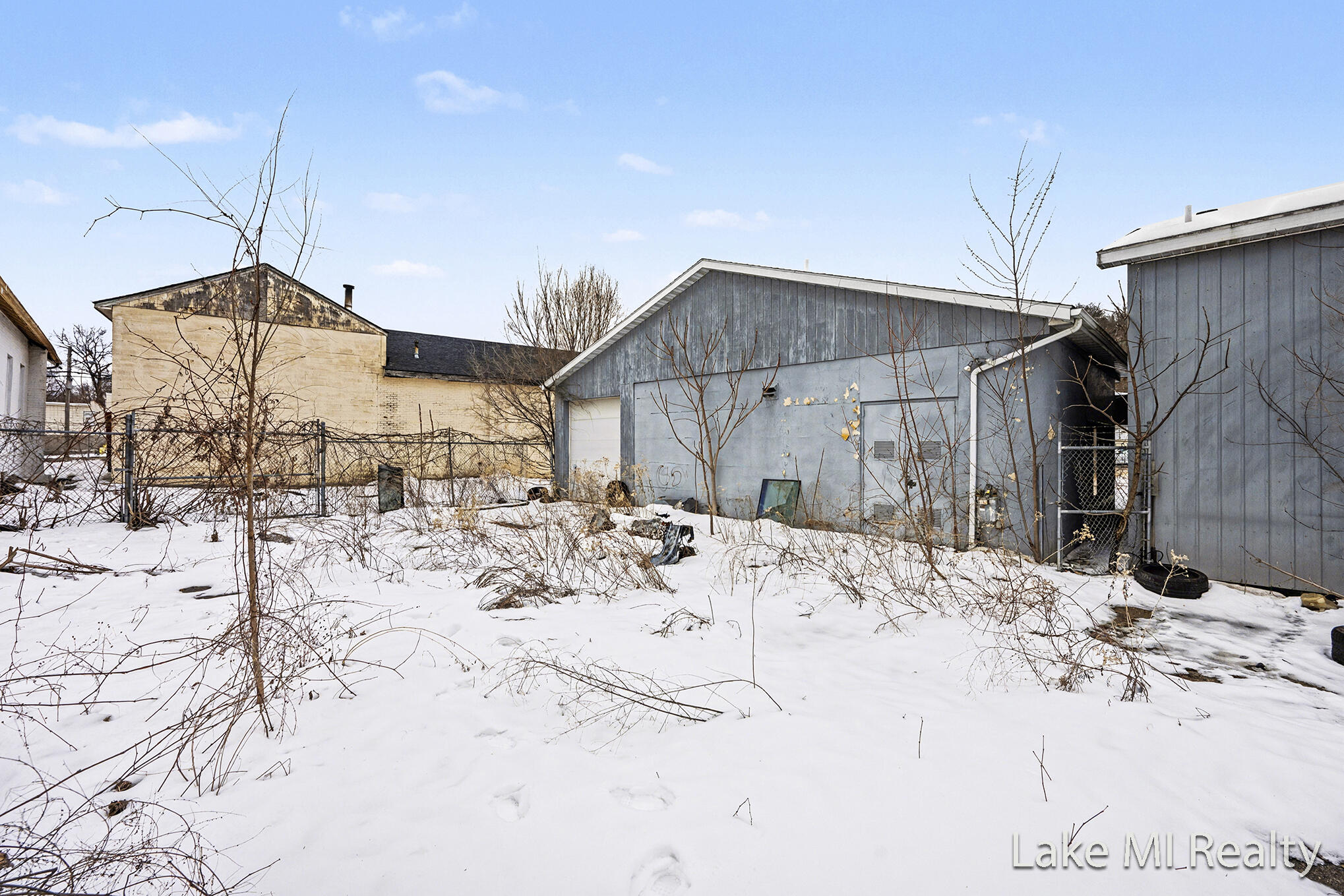 26030077 Property Photo 23