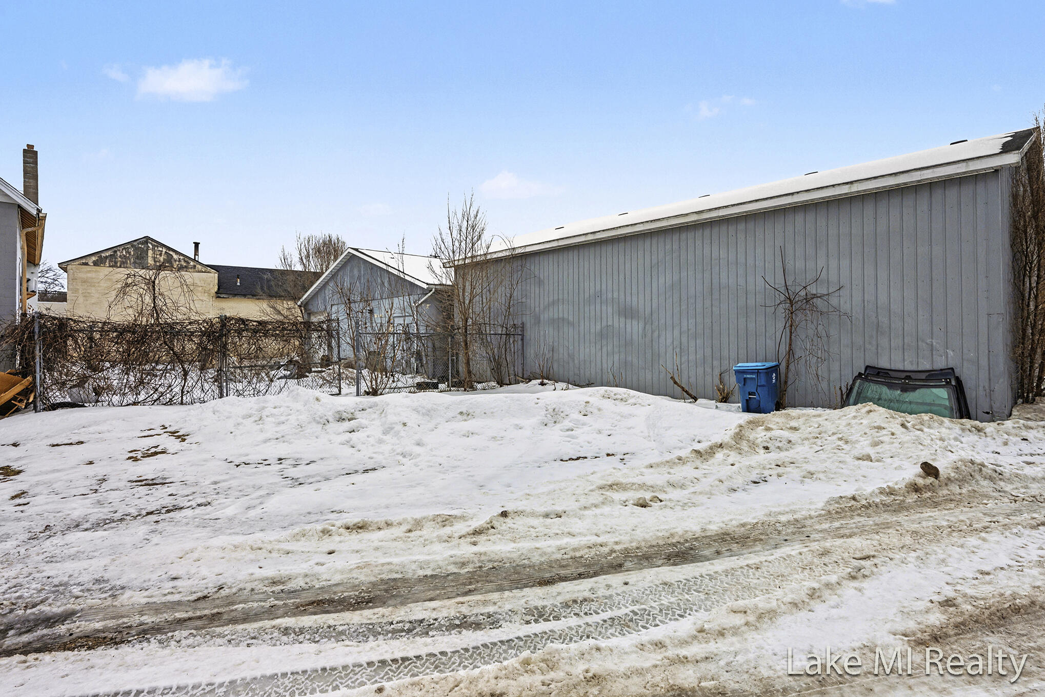 26030077 Property Photo 24
