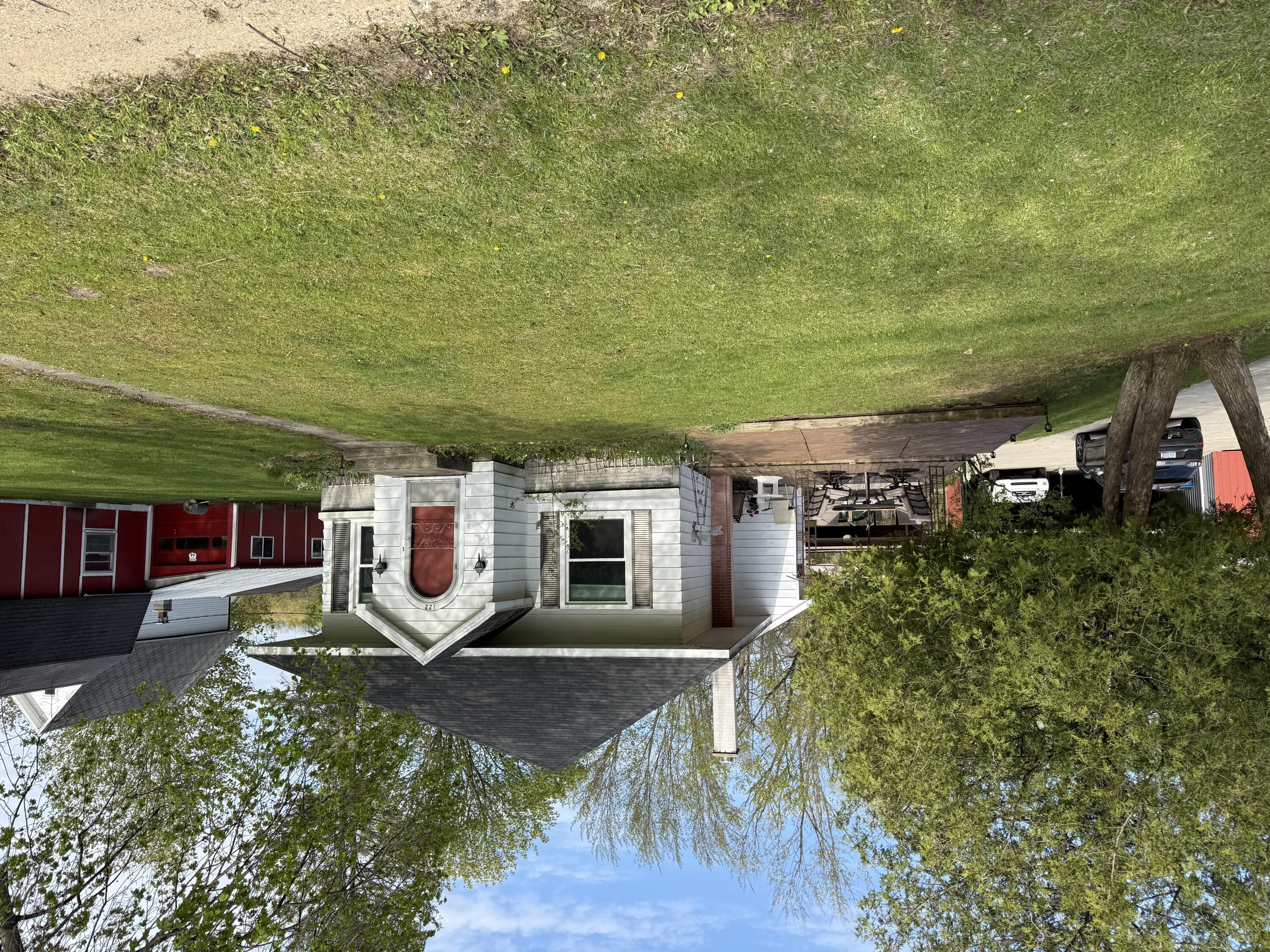 122 N Sherman Street Property Photo 3