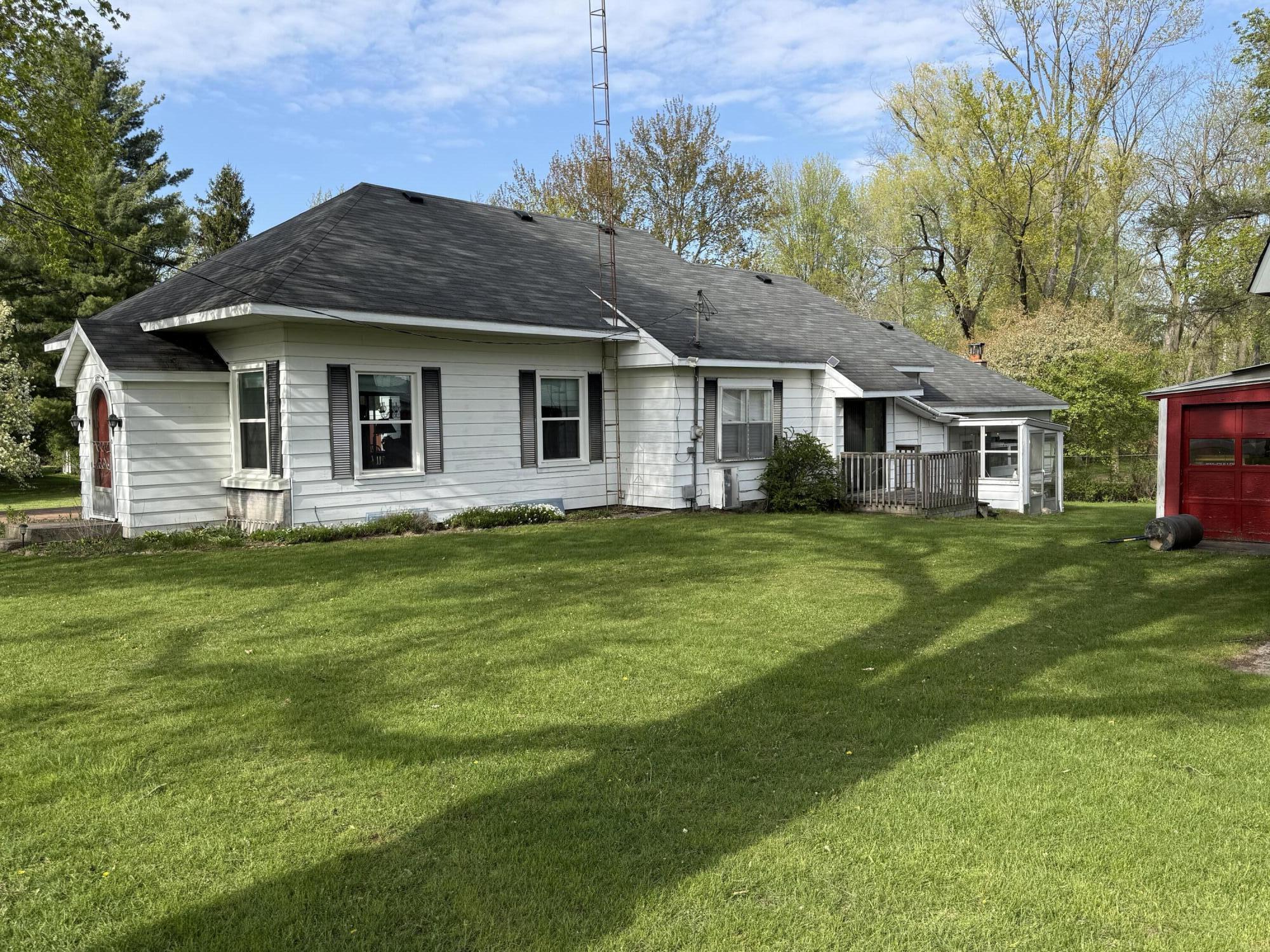 122 N Sherman Street Property Photo 6