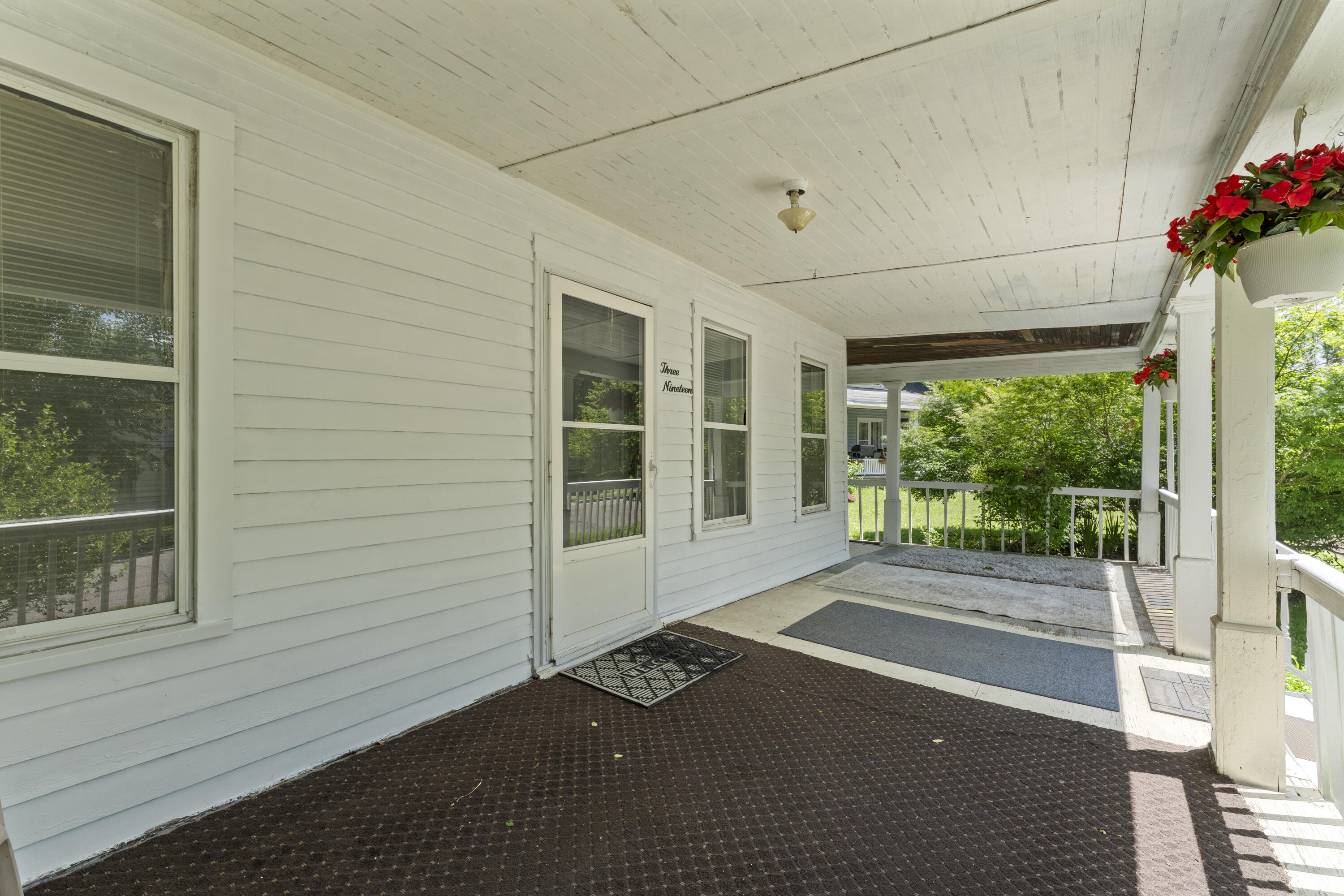 319 S 5th Street Property Photo 3