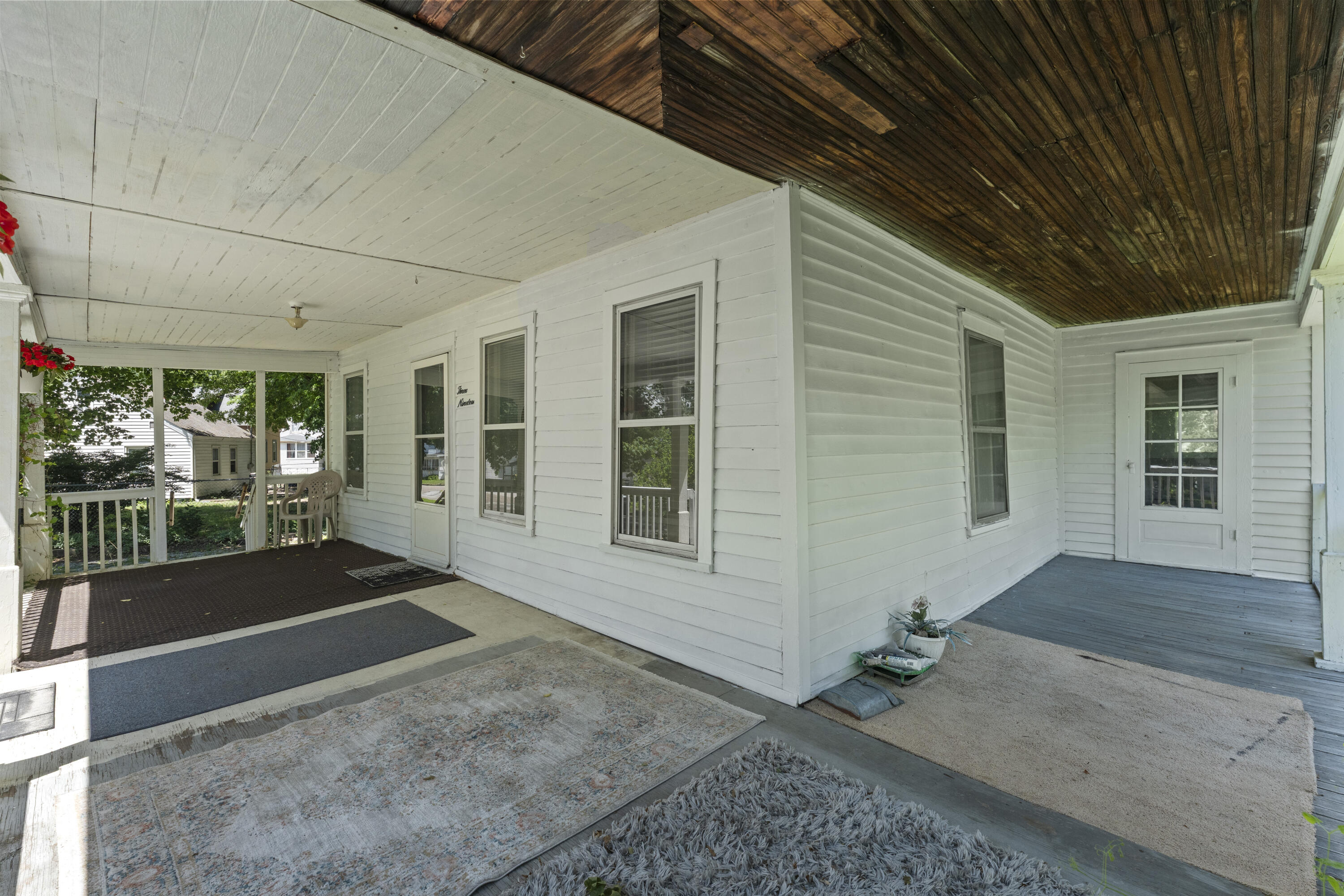 319 S 5th Street Property Photo 4