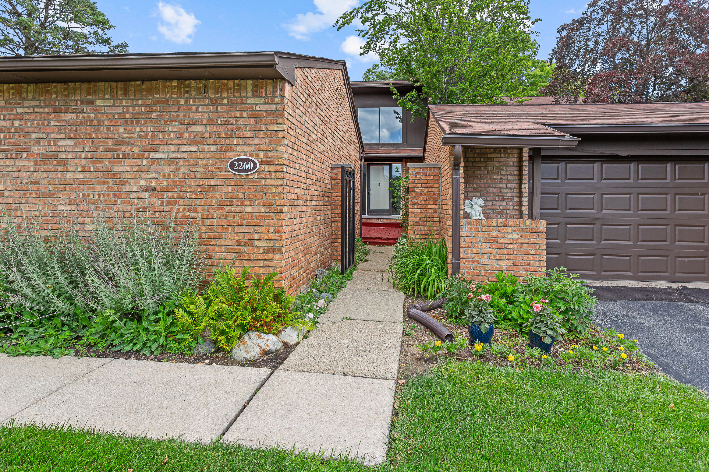 2260 Bordeaux Street Property Photo 3