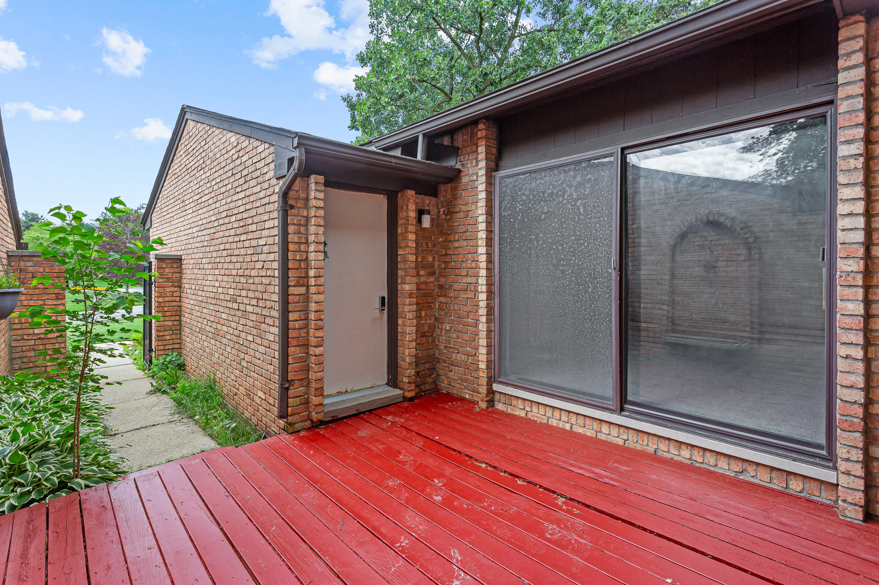 2260 Bordeaux Street Property Photo 6