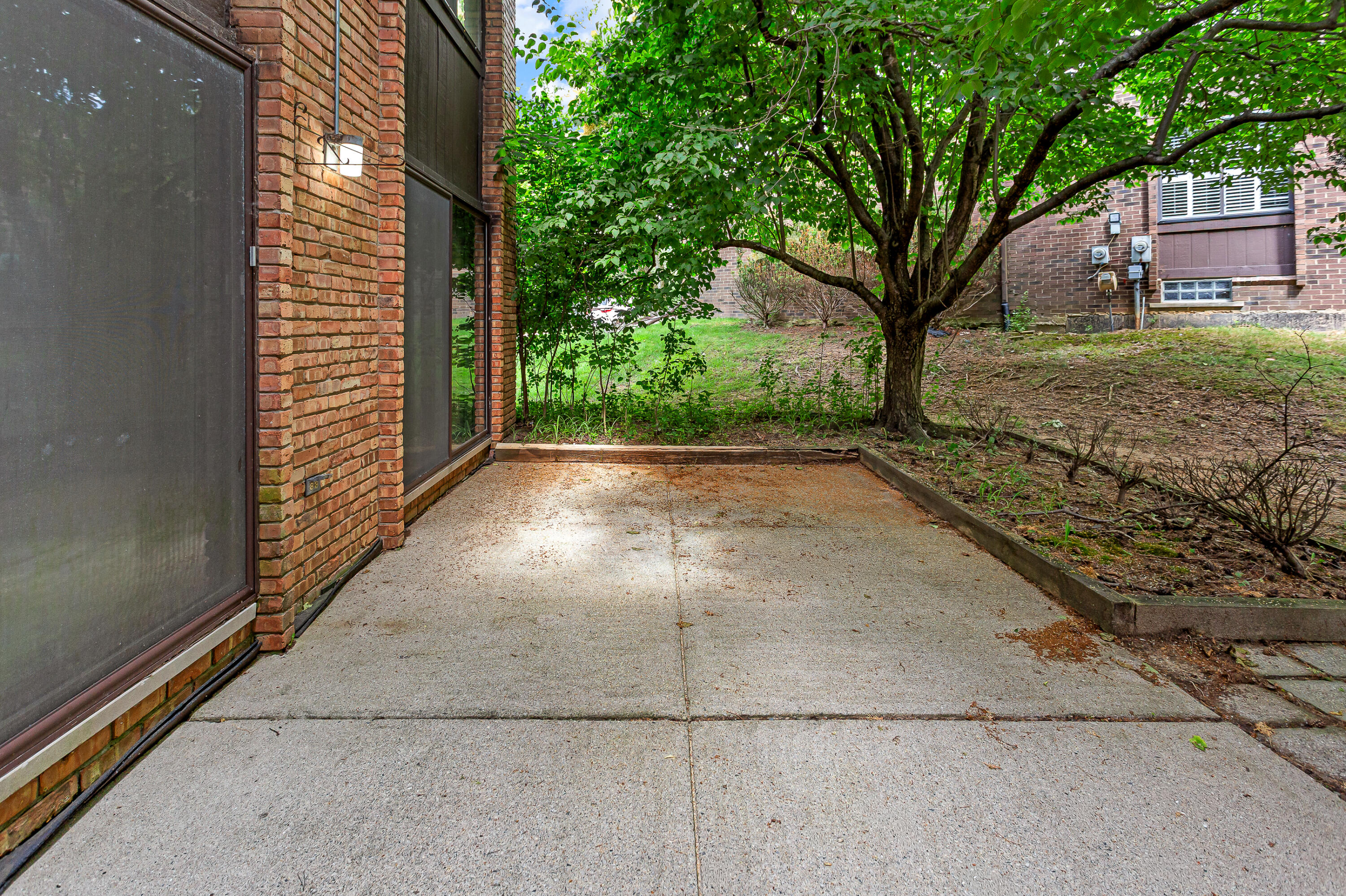 2260 Bordeaux Street Property Photo 10