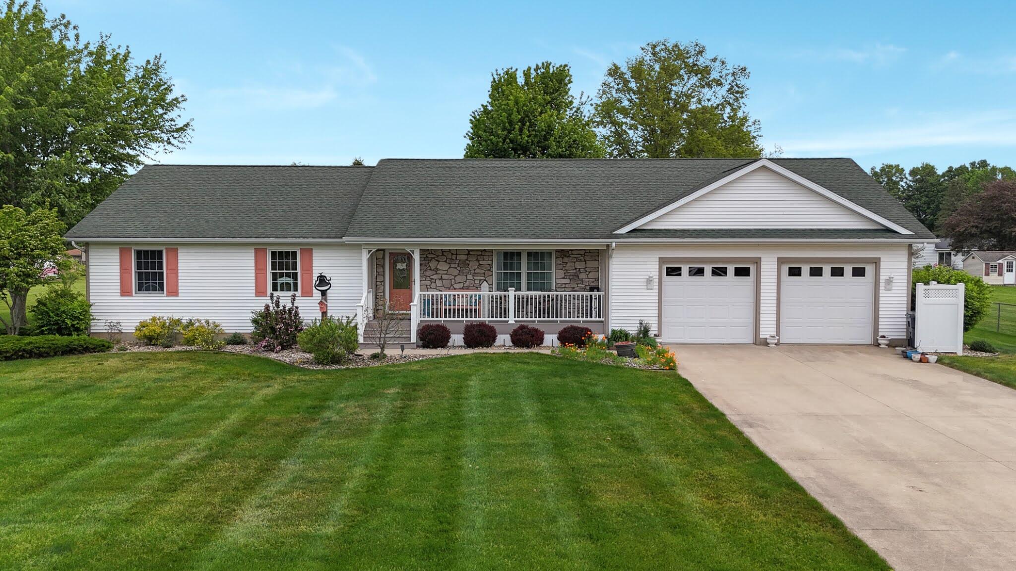 29390 Saddlebred Lane Property Photo 1