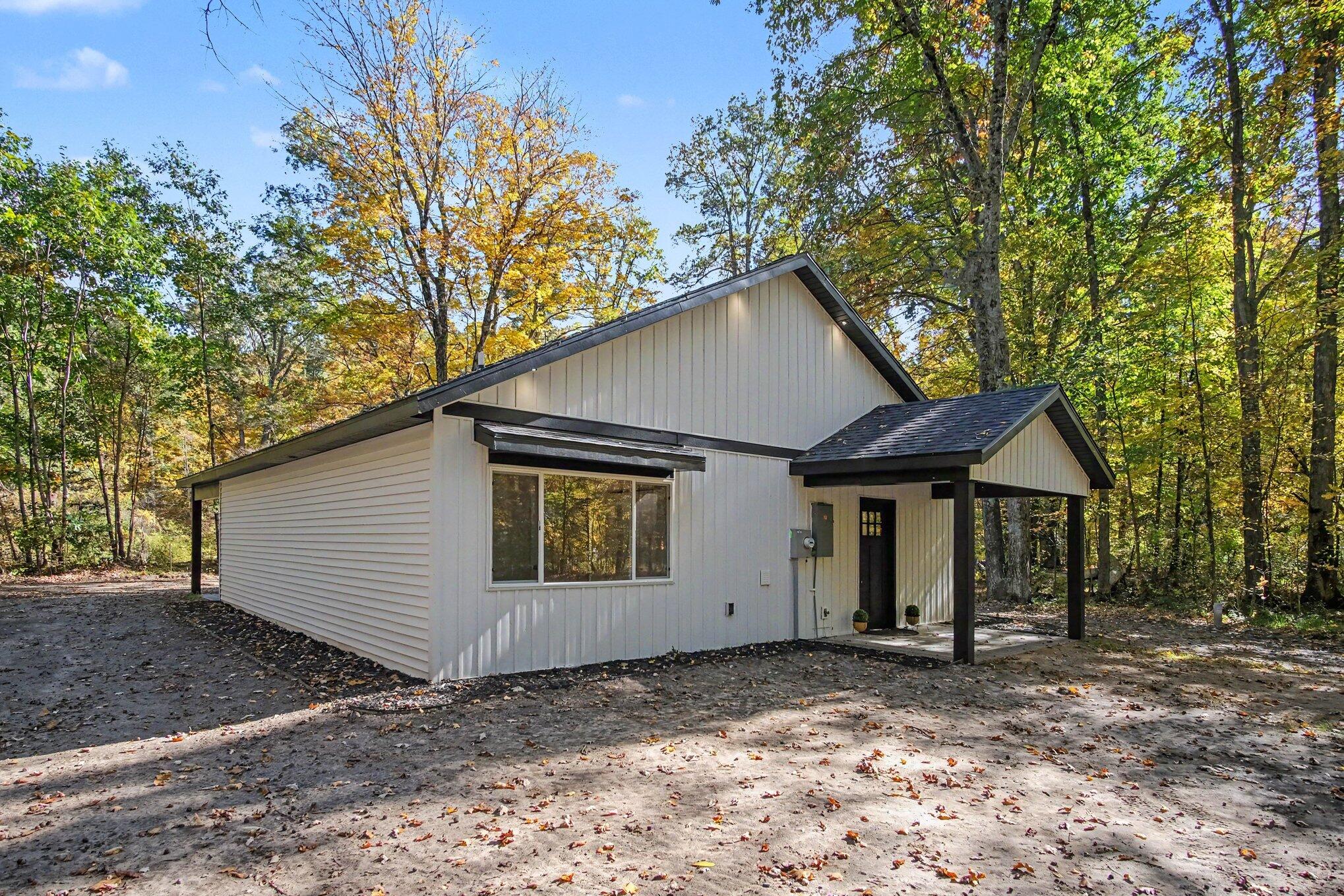 9066 Agawa Trail Property Photo 1