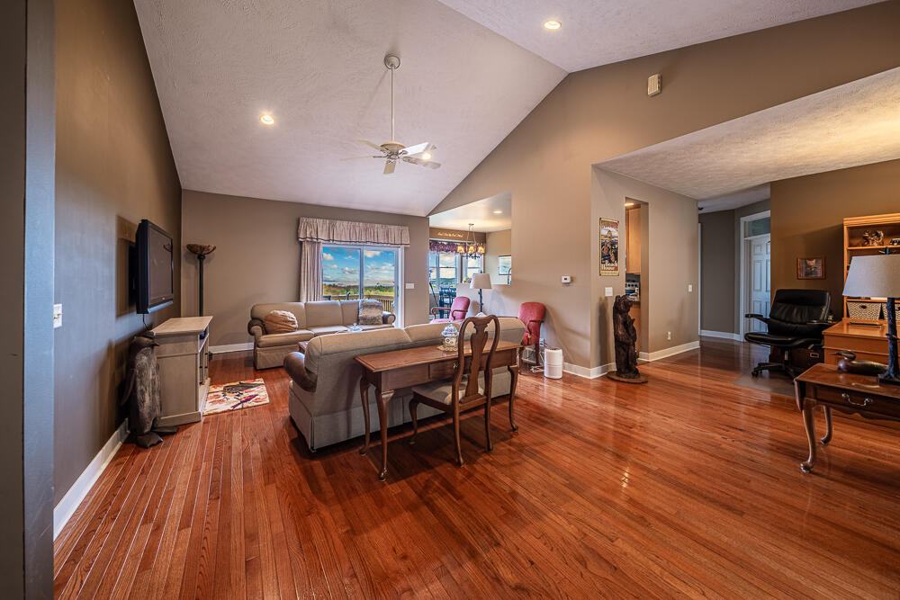 8562 W Woodridge Drive Property Photo 4