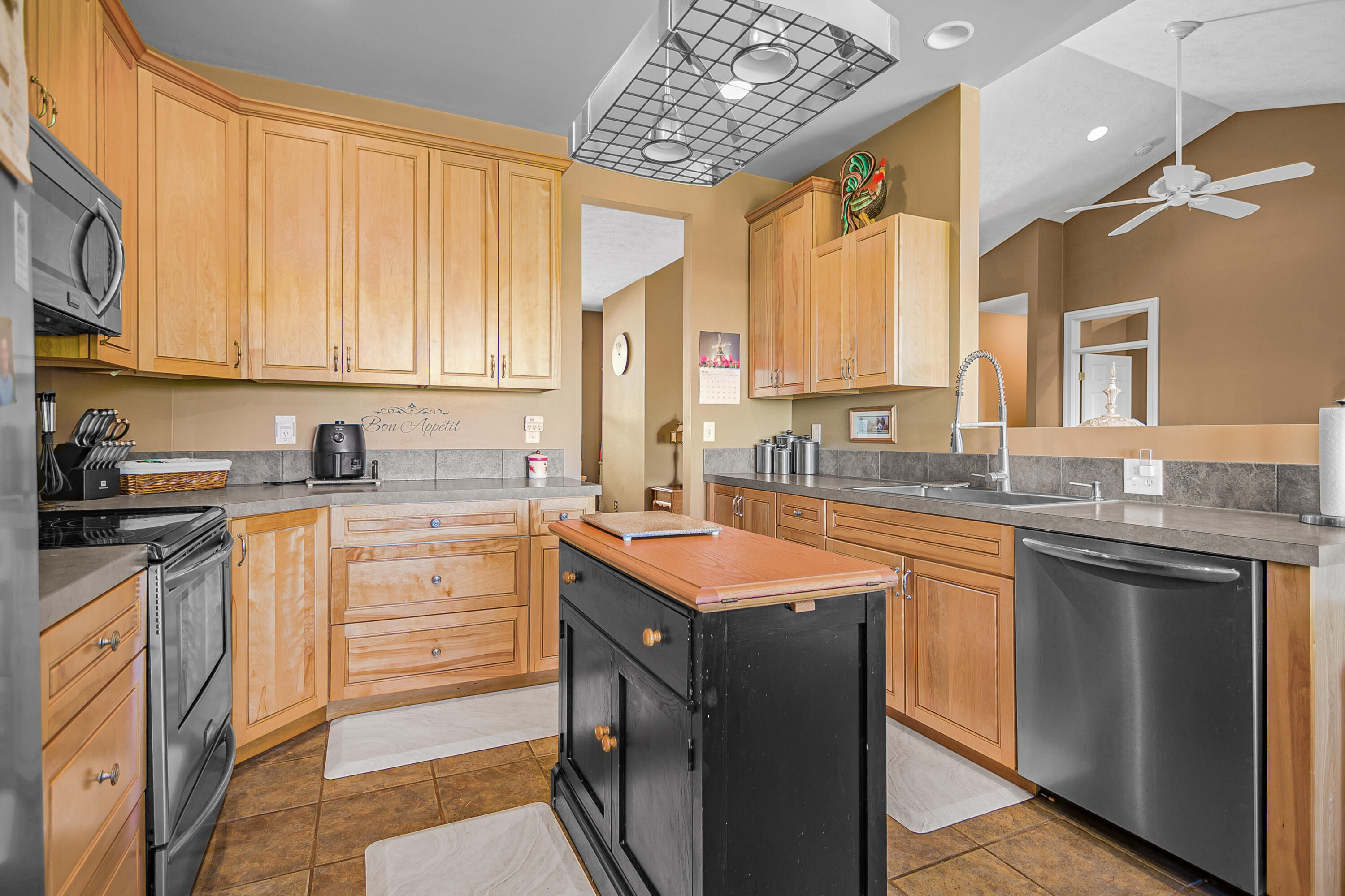 8562 W Woodridge Drive Property Photo 11
