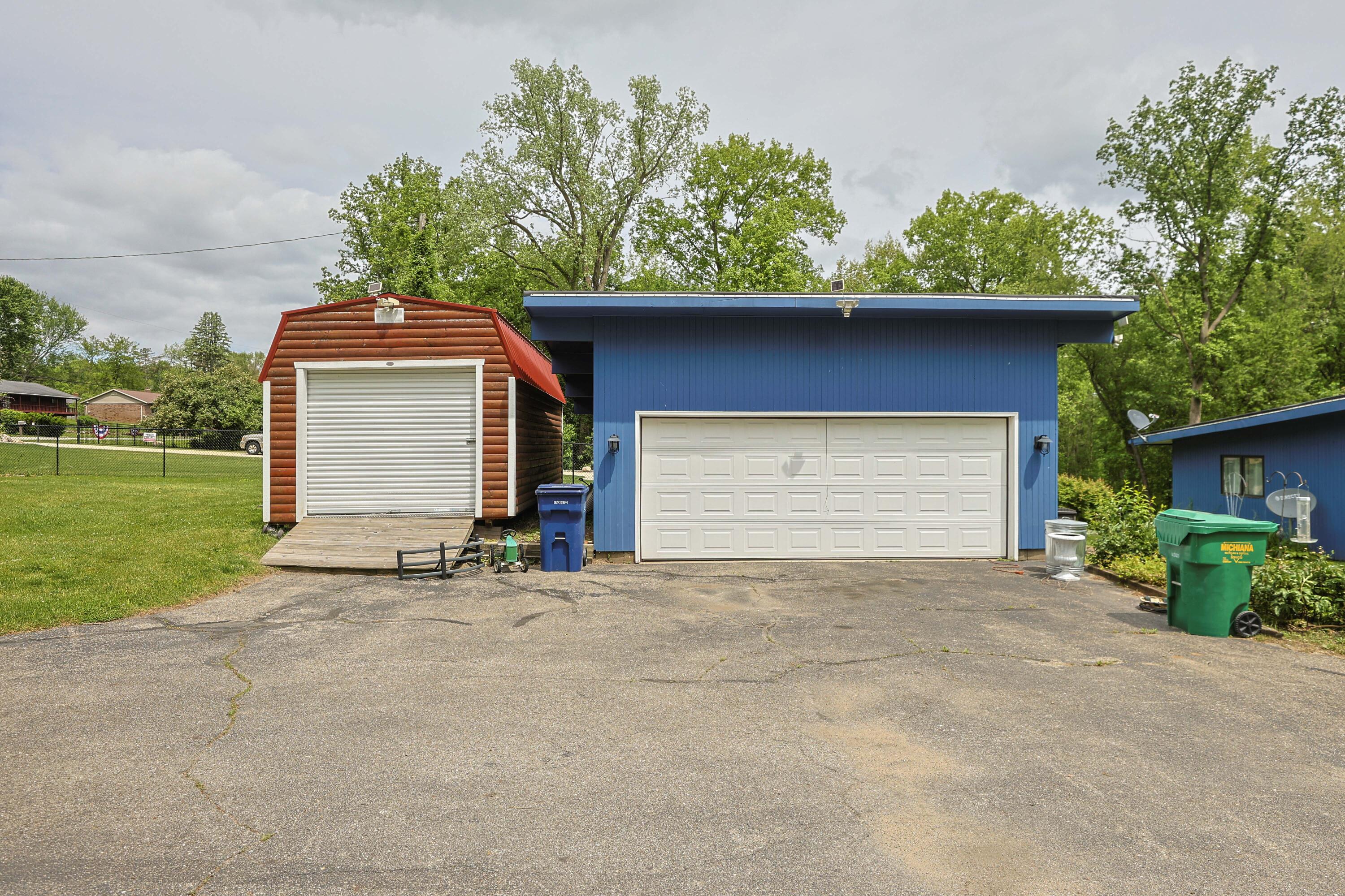 1905 Champlain Drive Property Photo 7